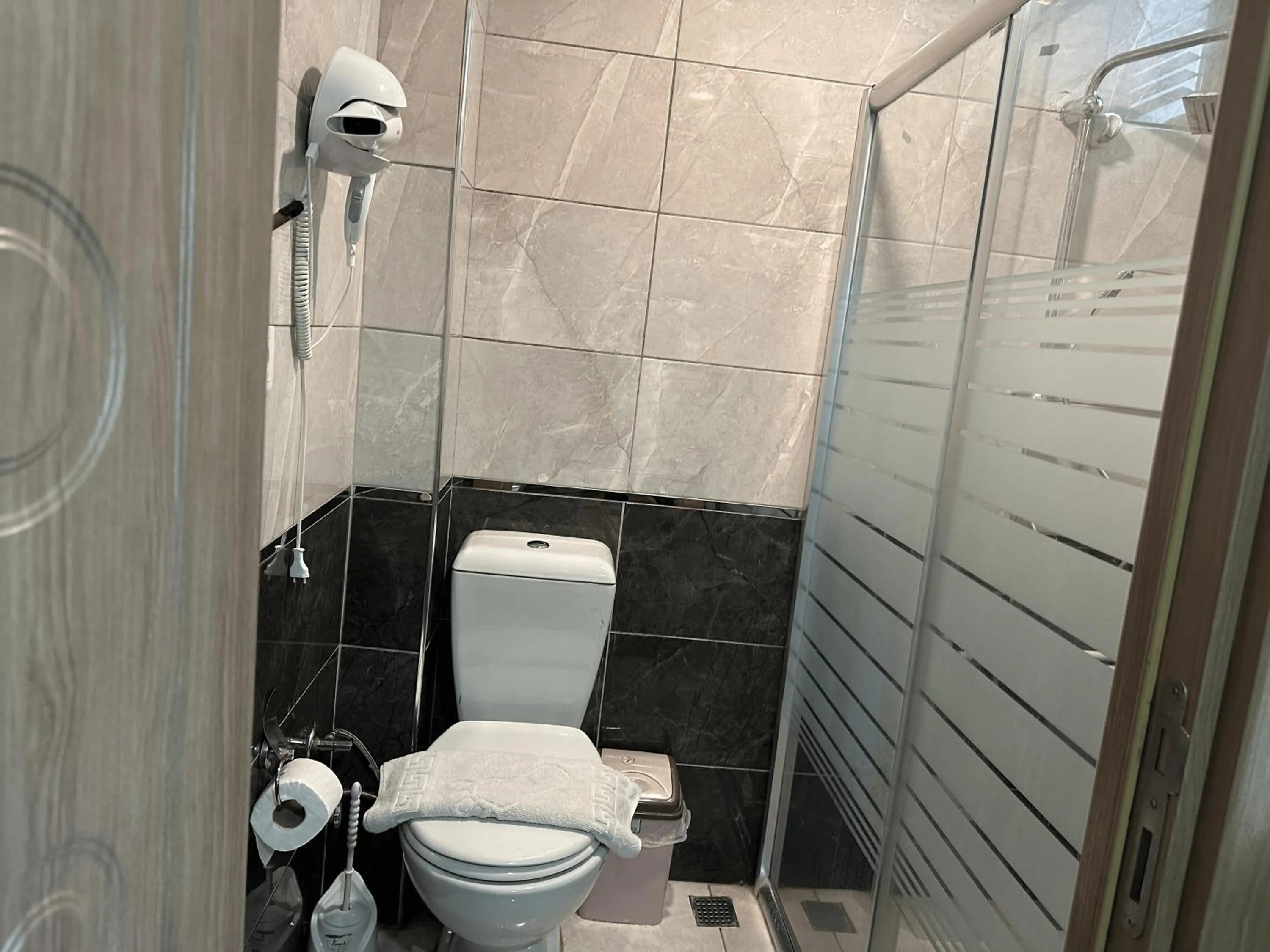 Shower in Mr Lion Kumkapı Otel