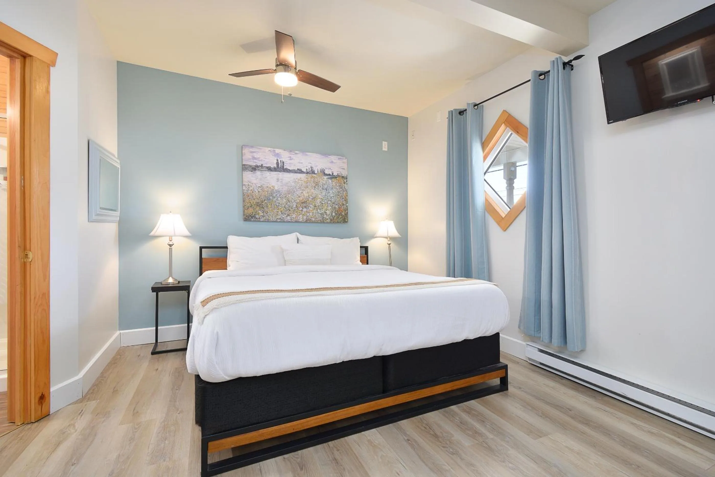 Bed in Pepperell Place Inn Inc.