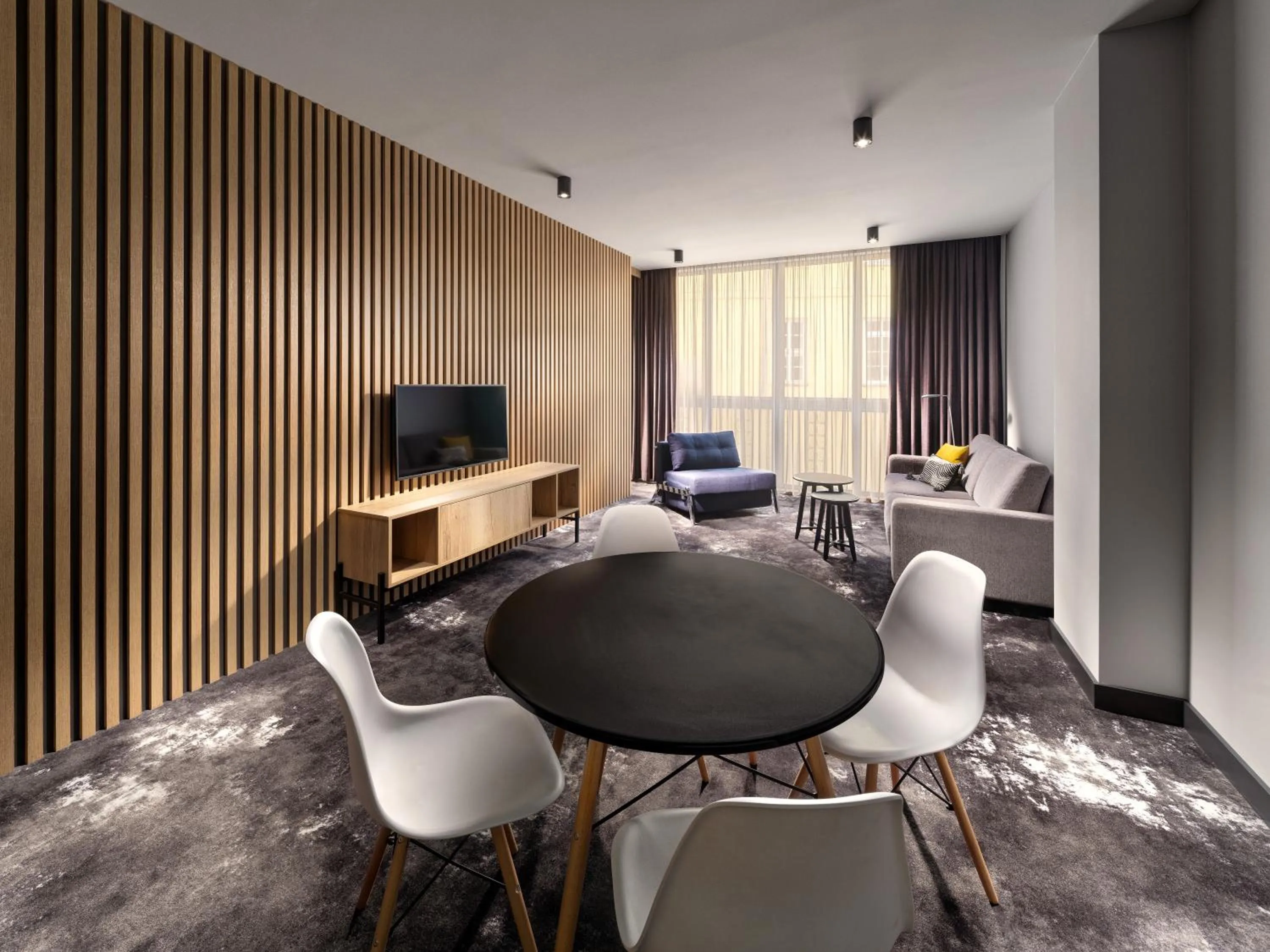 TV and multimedia in Mamaison Residence Diana