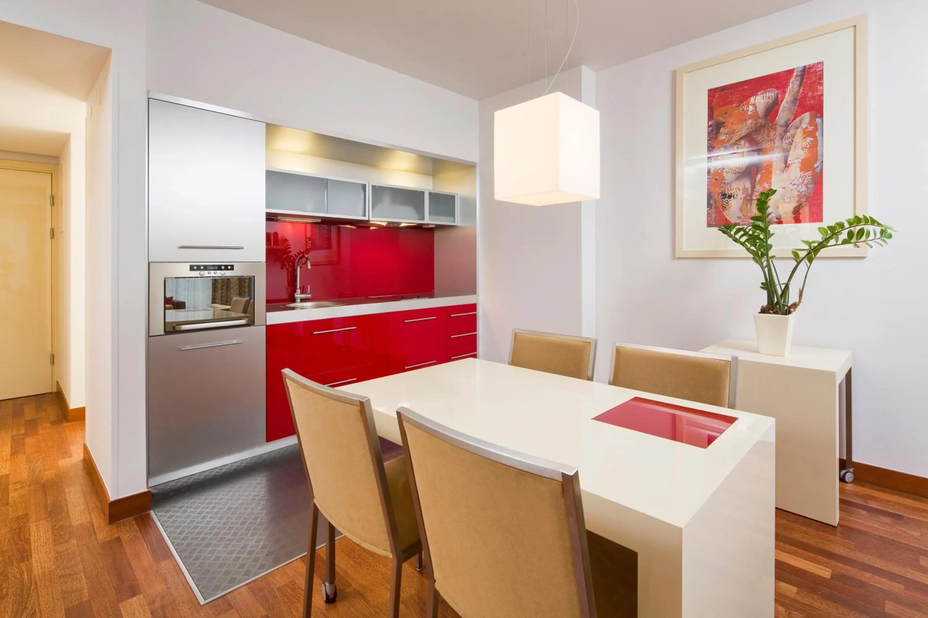 Kitchen or kitchenette in Mamaison Residence Diana