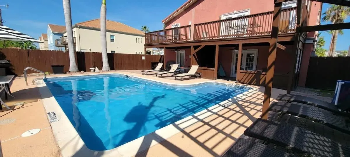 Swimming pool in Campeche Triplex Unit A