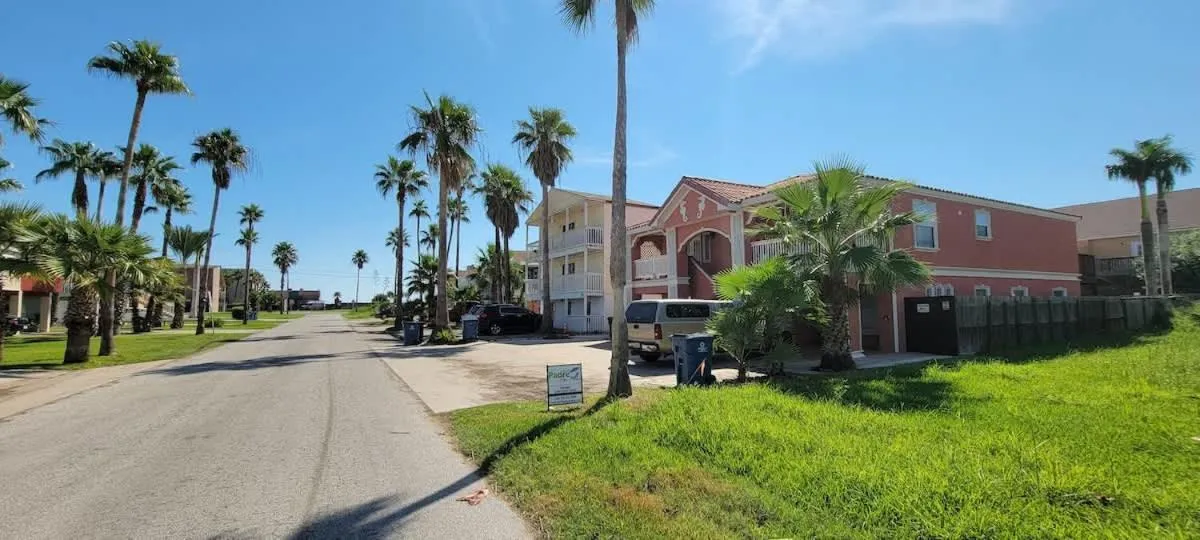 Property building in Campeche Triplex Unit A