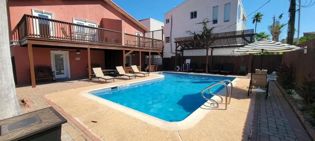 Swimming pool in Campeche Triplex Unit A