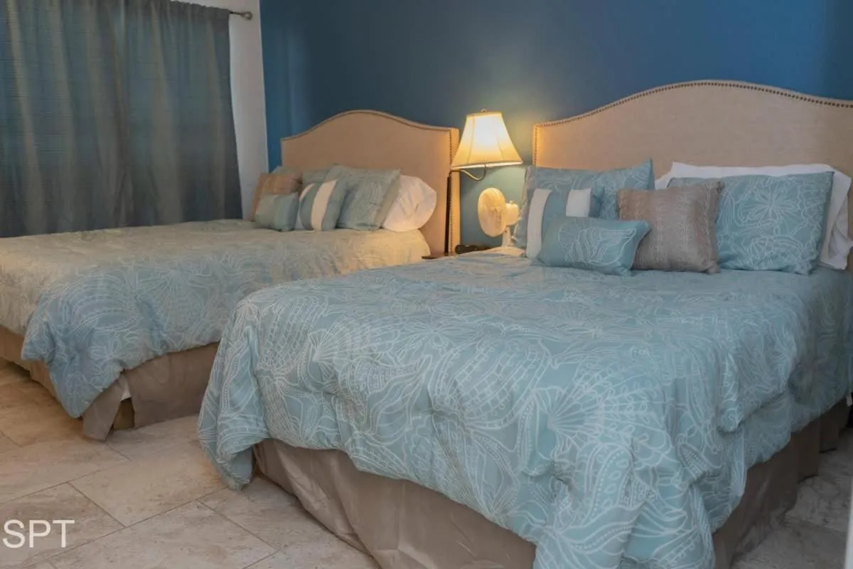 Bed in Gulfview II #410 Luxe