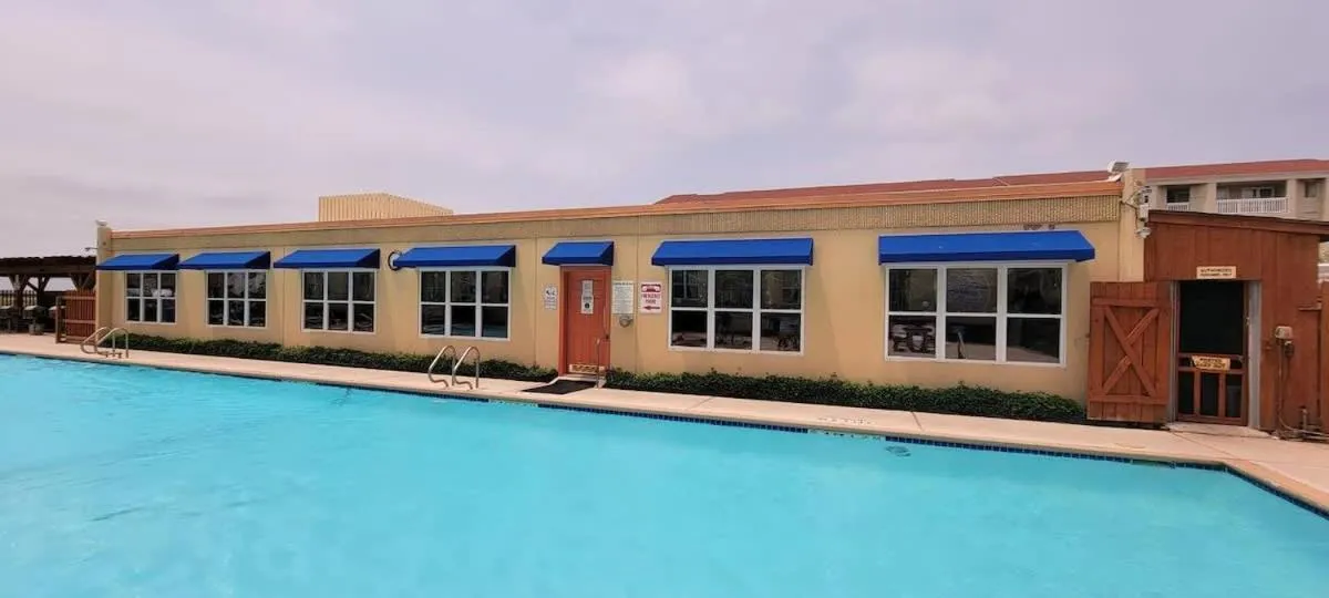 Swimming pool in Gulfview II #604