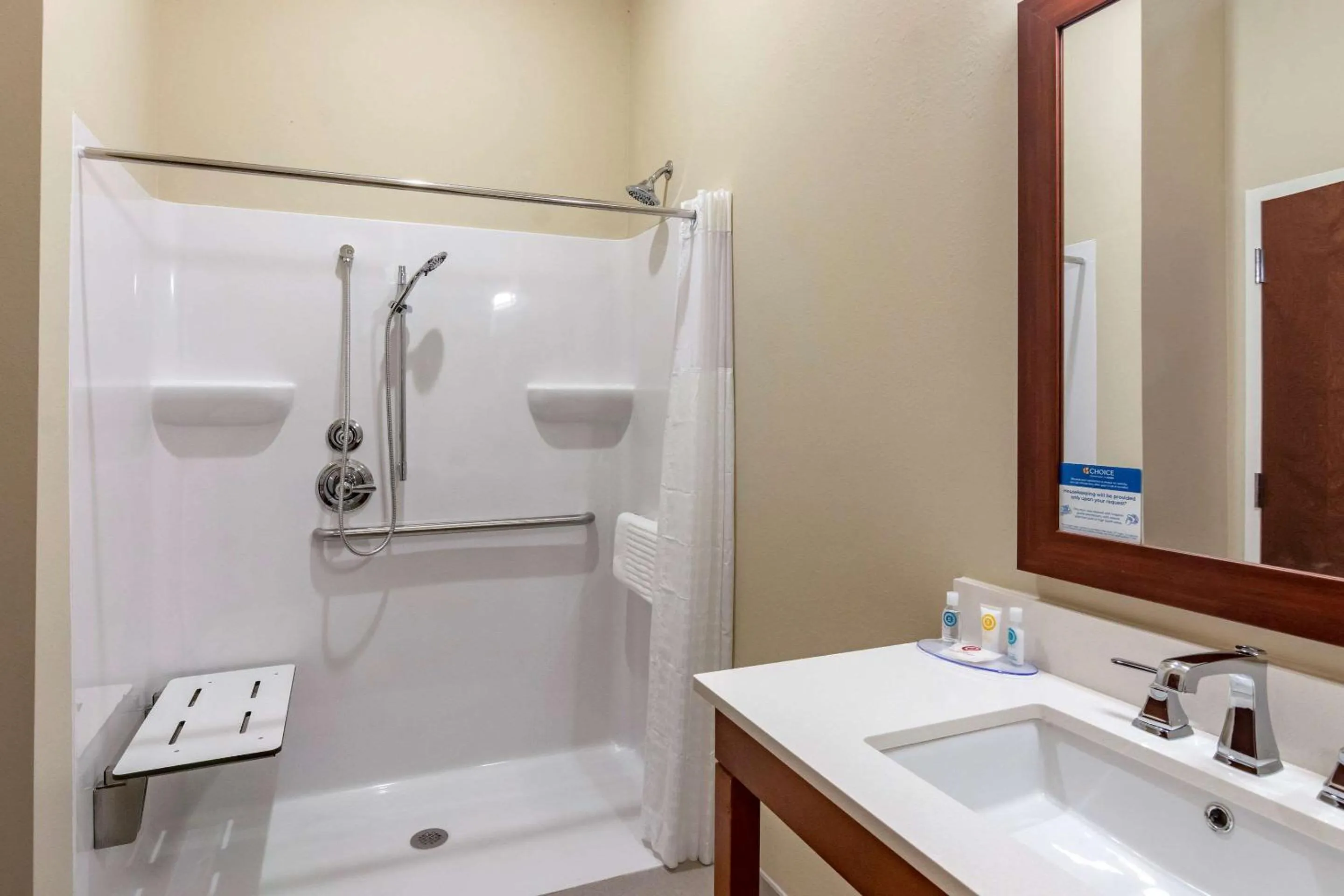 Bathroom in Comfort Inn & Suites Charlottesville Hollymead Town Center