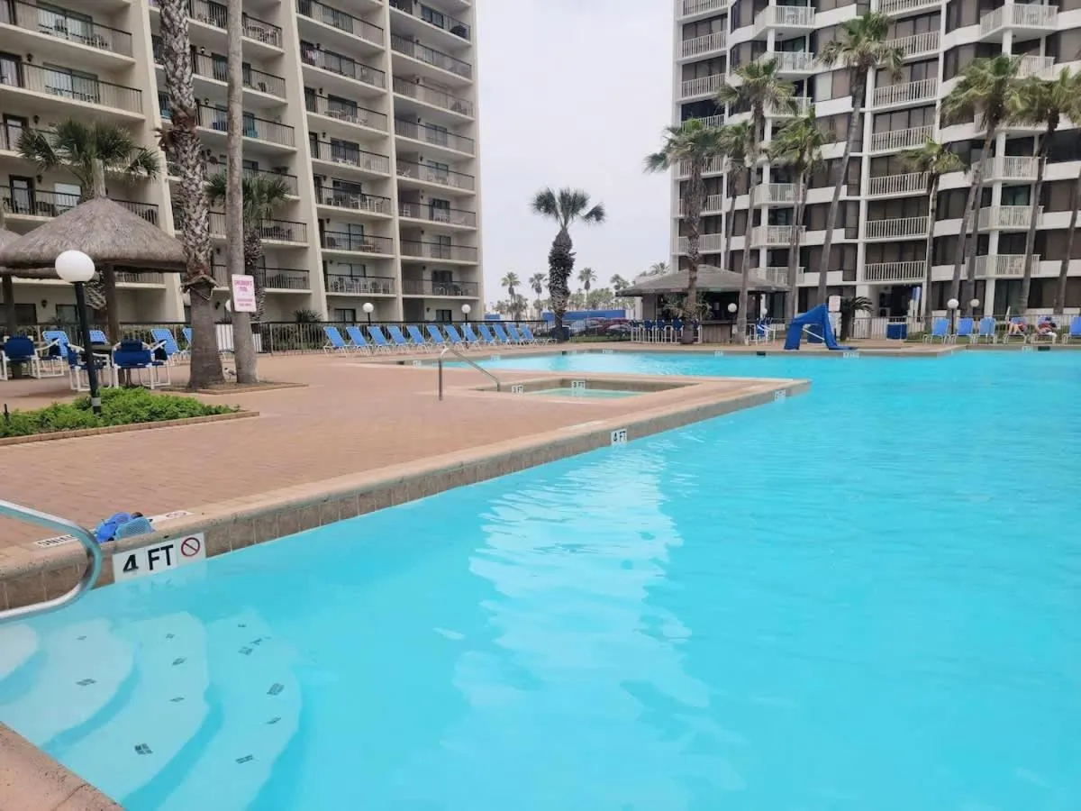 Swimming pool in Saida Royale 9039
