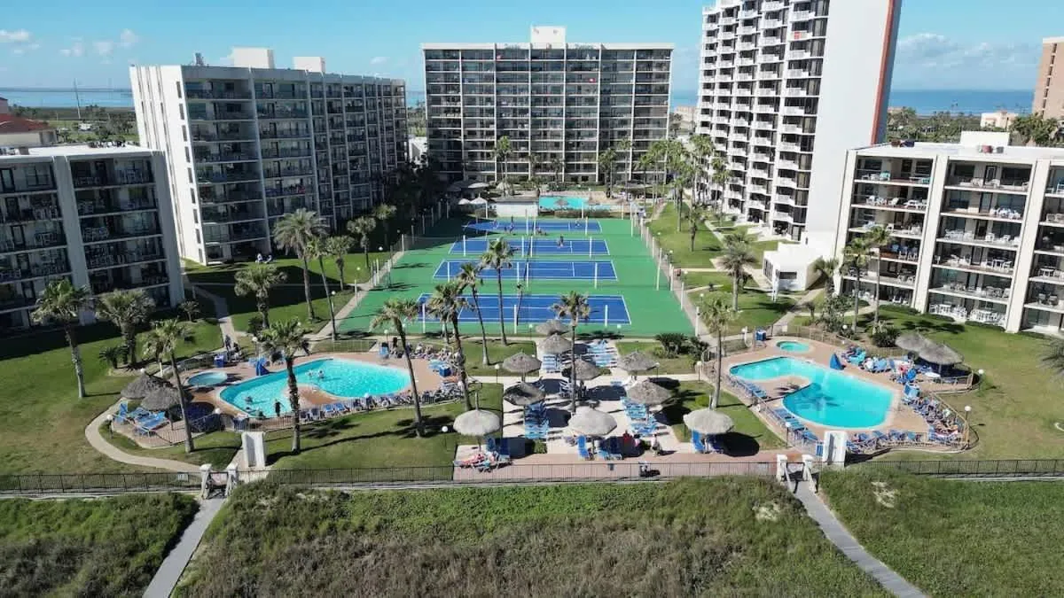 Swimming pool in Saida Royale 9039