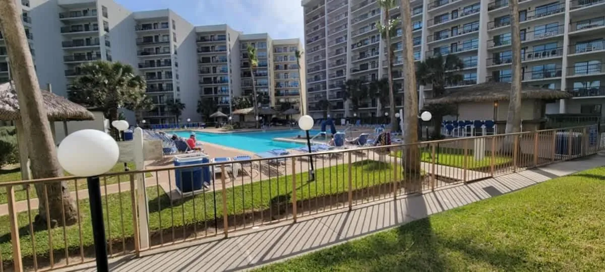 Swimming pool in Saida Royale 9039