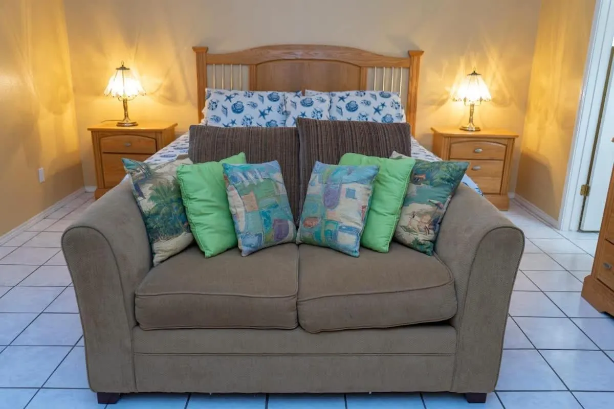 Other in Blue Siren House