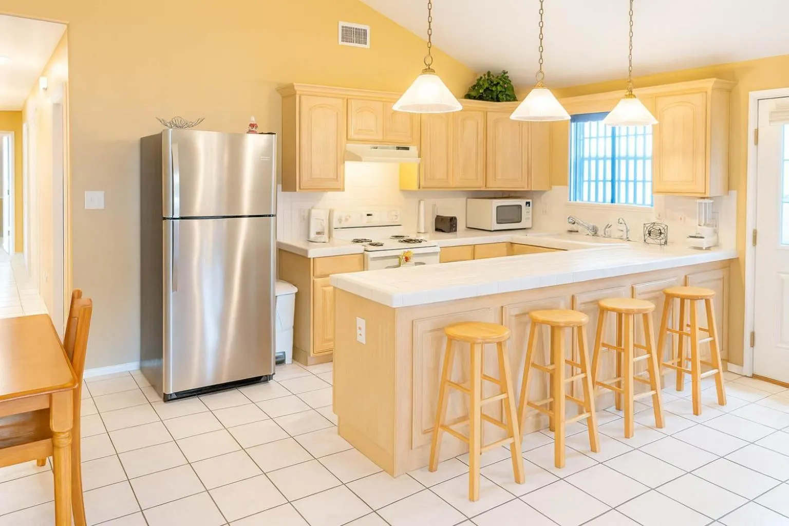 Kitchen or kitchenette in Blue Siren House