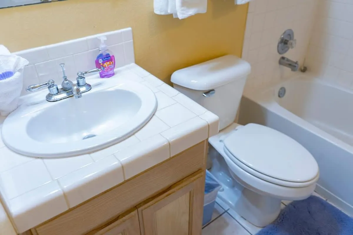 Bathroom in Blue Siren House