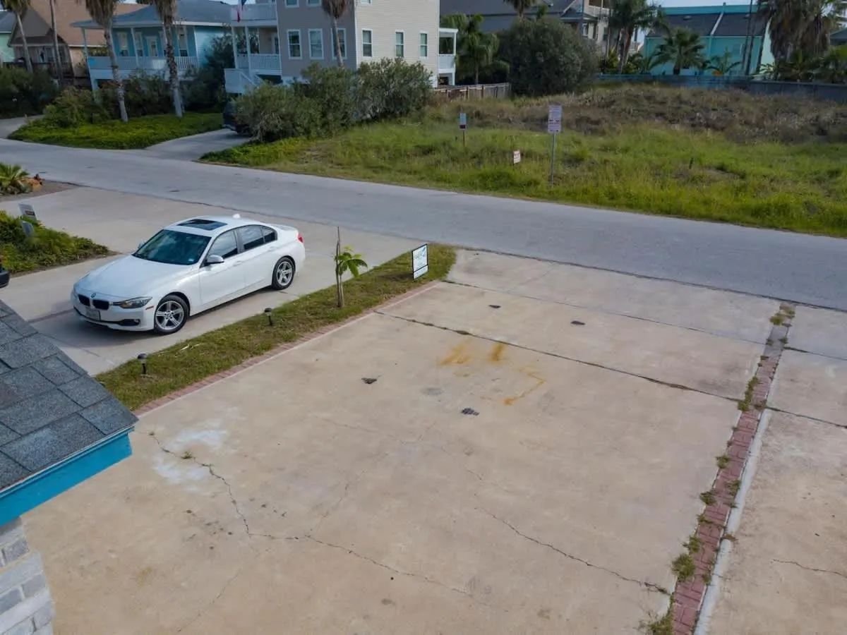 Other in Blue Siren House