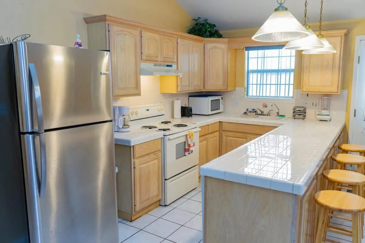 Kitchen or kitchenette in Blue Siren House