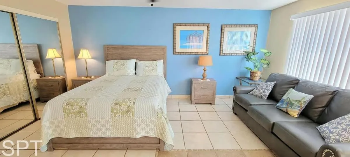 Bed in Gulfview I #205