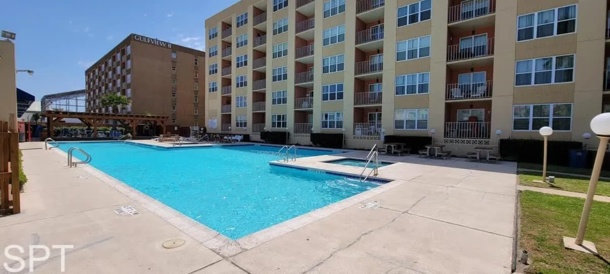 Swimming pool in Gulfview I #205