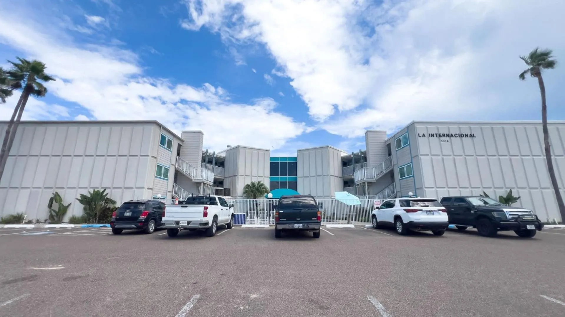 Parking in La Internacional 313