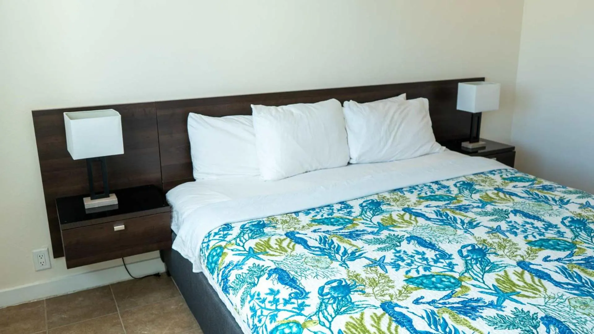 Bed in La Internacional 313