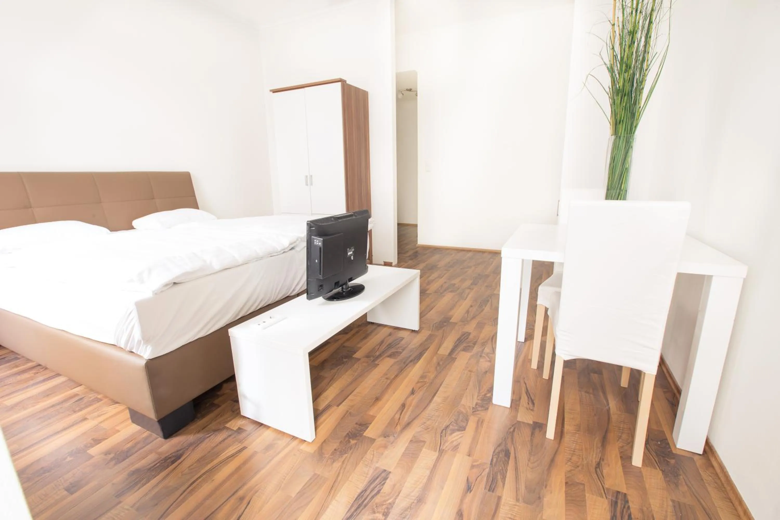 Kitchen or kitchenette in Grand Central Station Apartments I contactless check-in