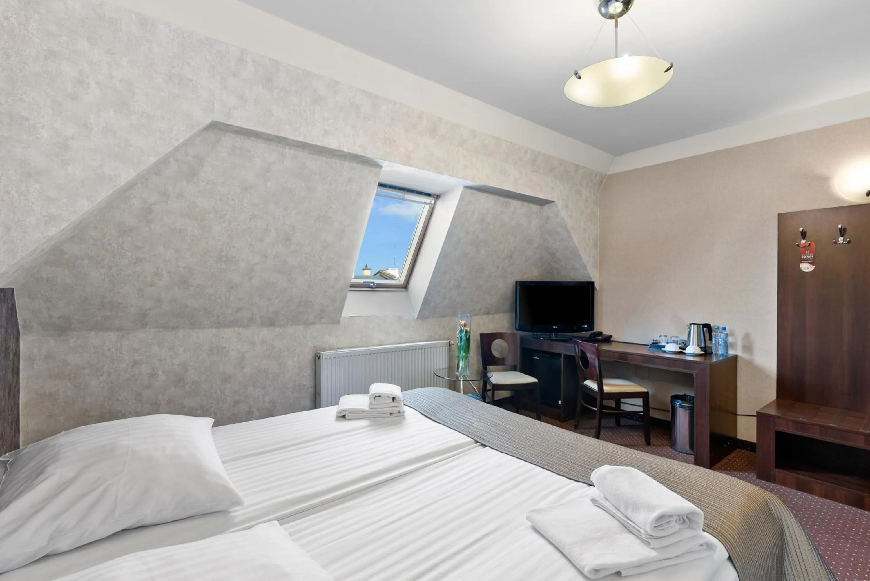 Bed in Hotel Diament Economy Gliwice