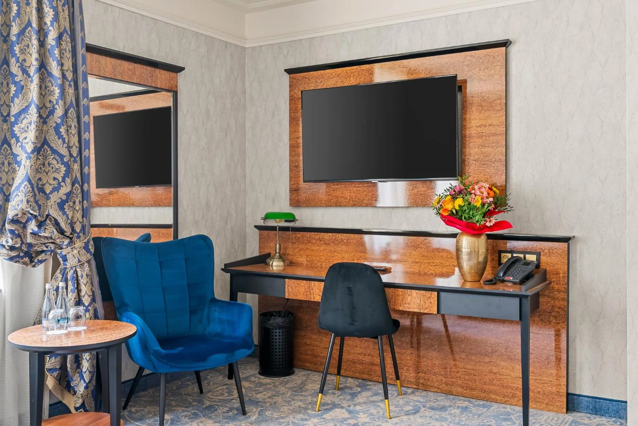 TV and multimedia in Hotel Diament Plaza Katowice