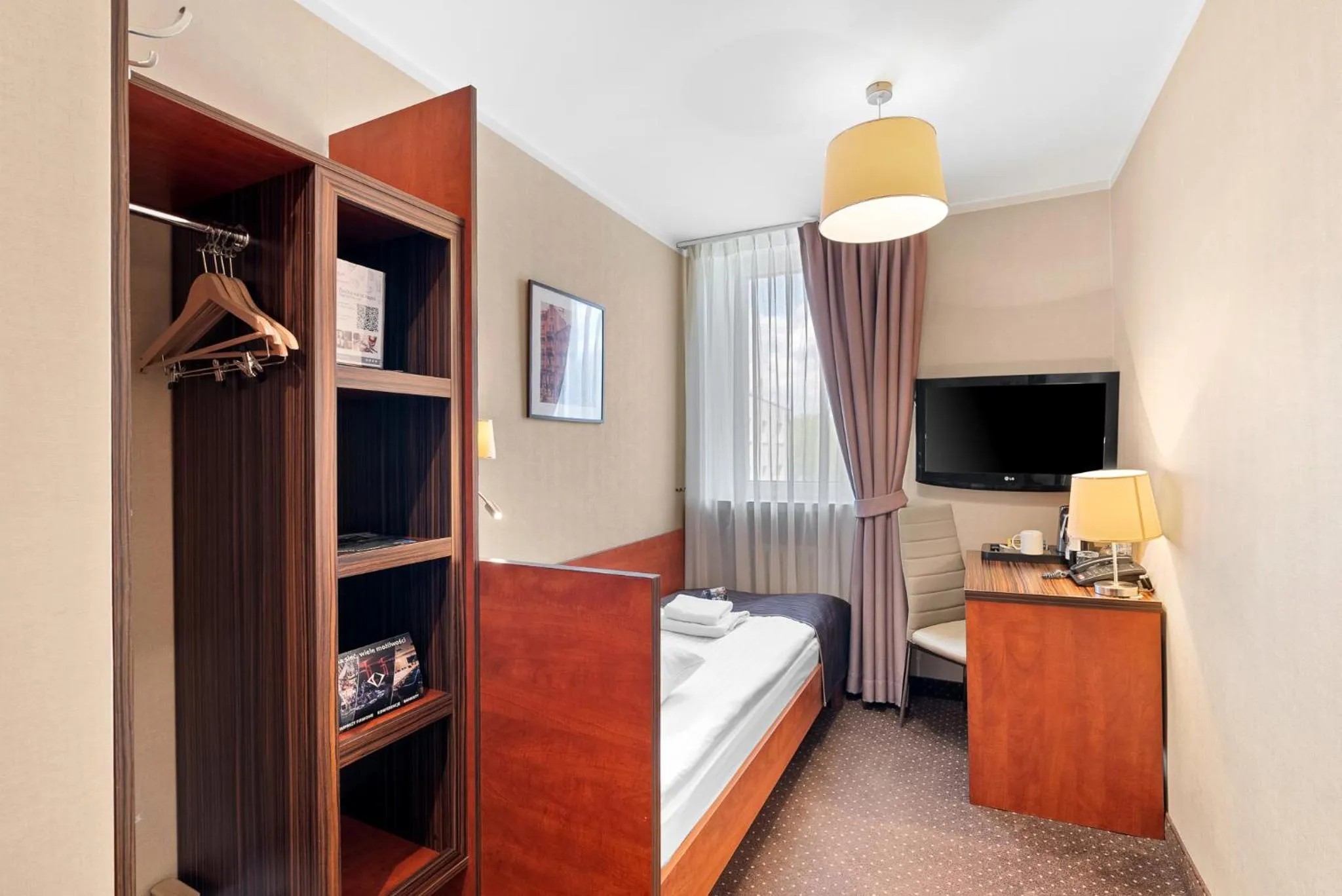 Bed in Hotel Diament Zabrze - Gliwice