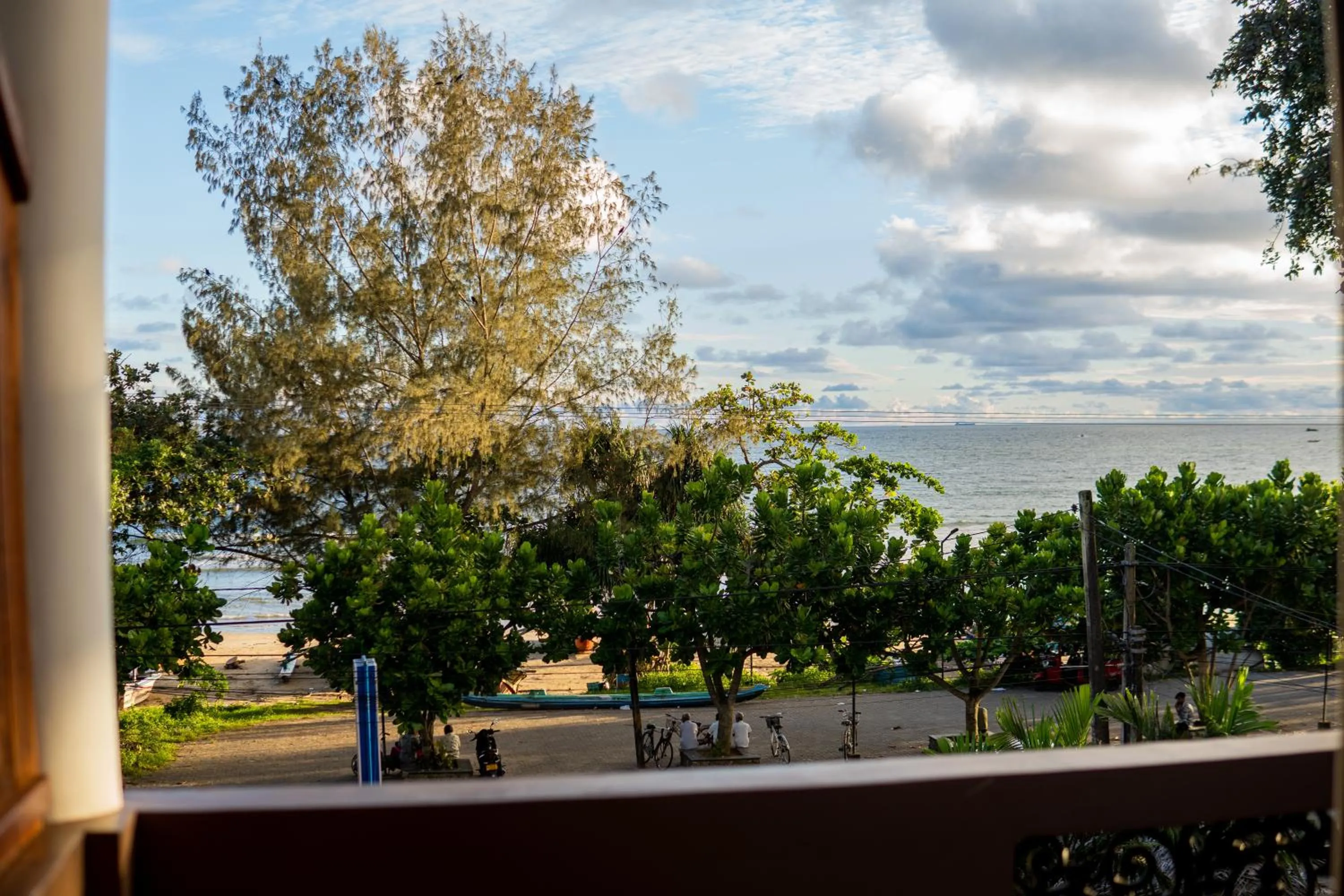 Sea view in New Golden Bay Resort Weligama