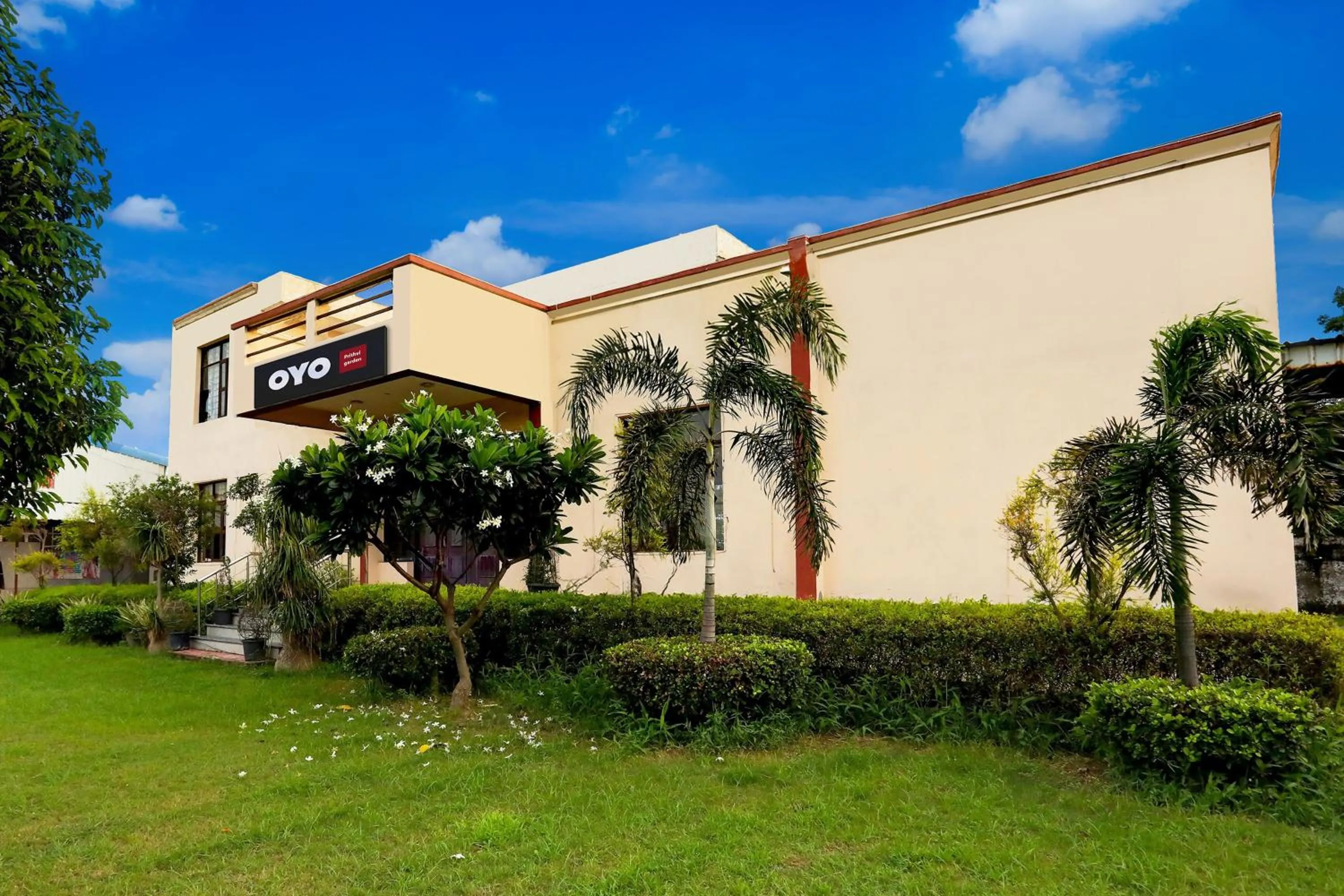 Facade/entrance in SPOT ON Prithvi Garden