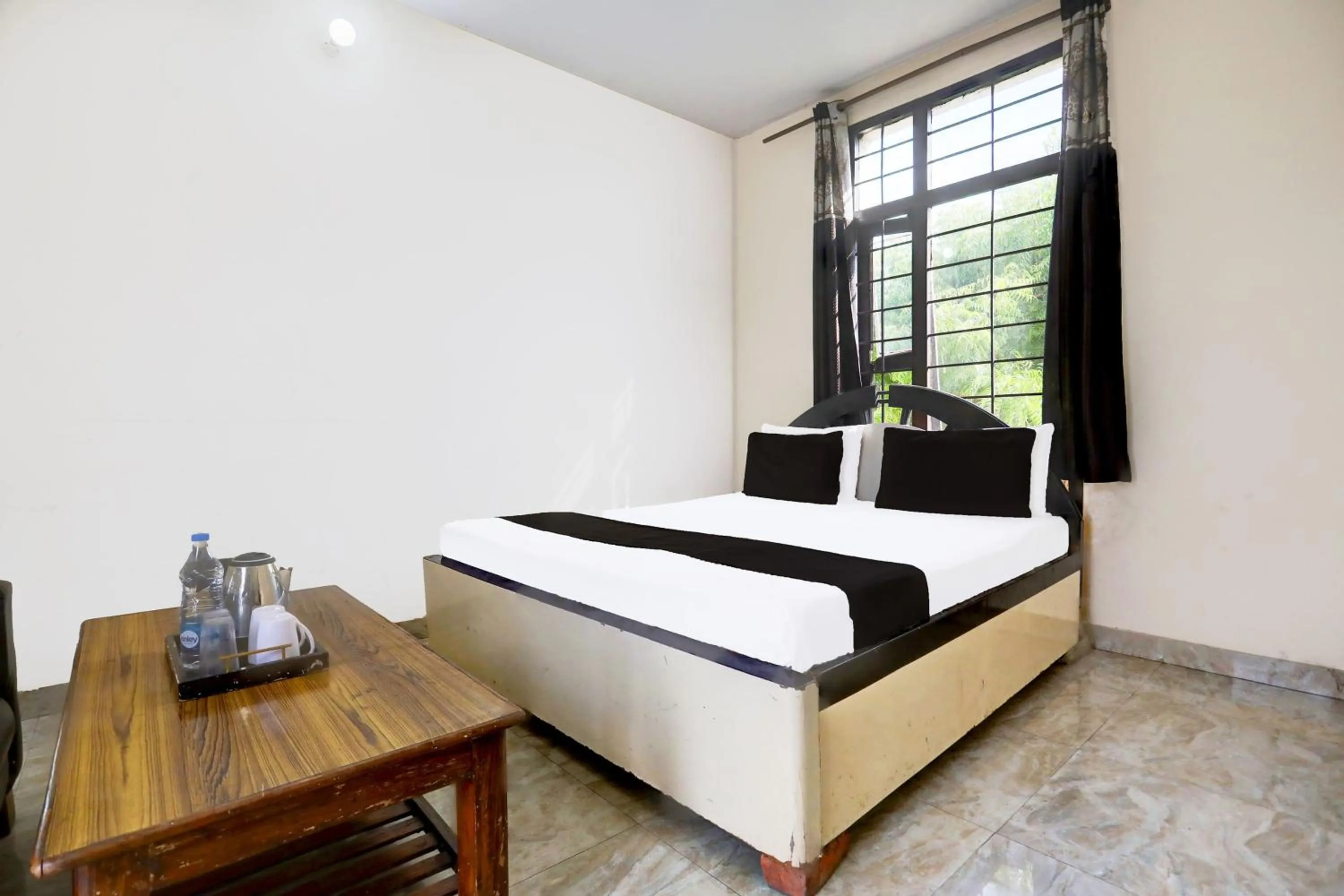 Bedroom, Bed in SPOT ON Prithvi Garden