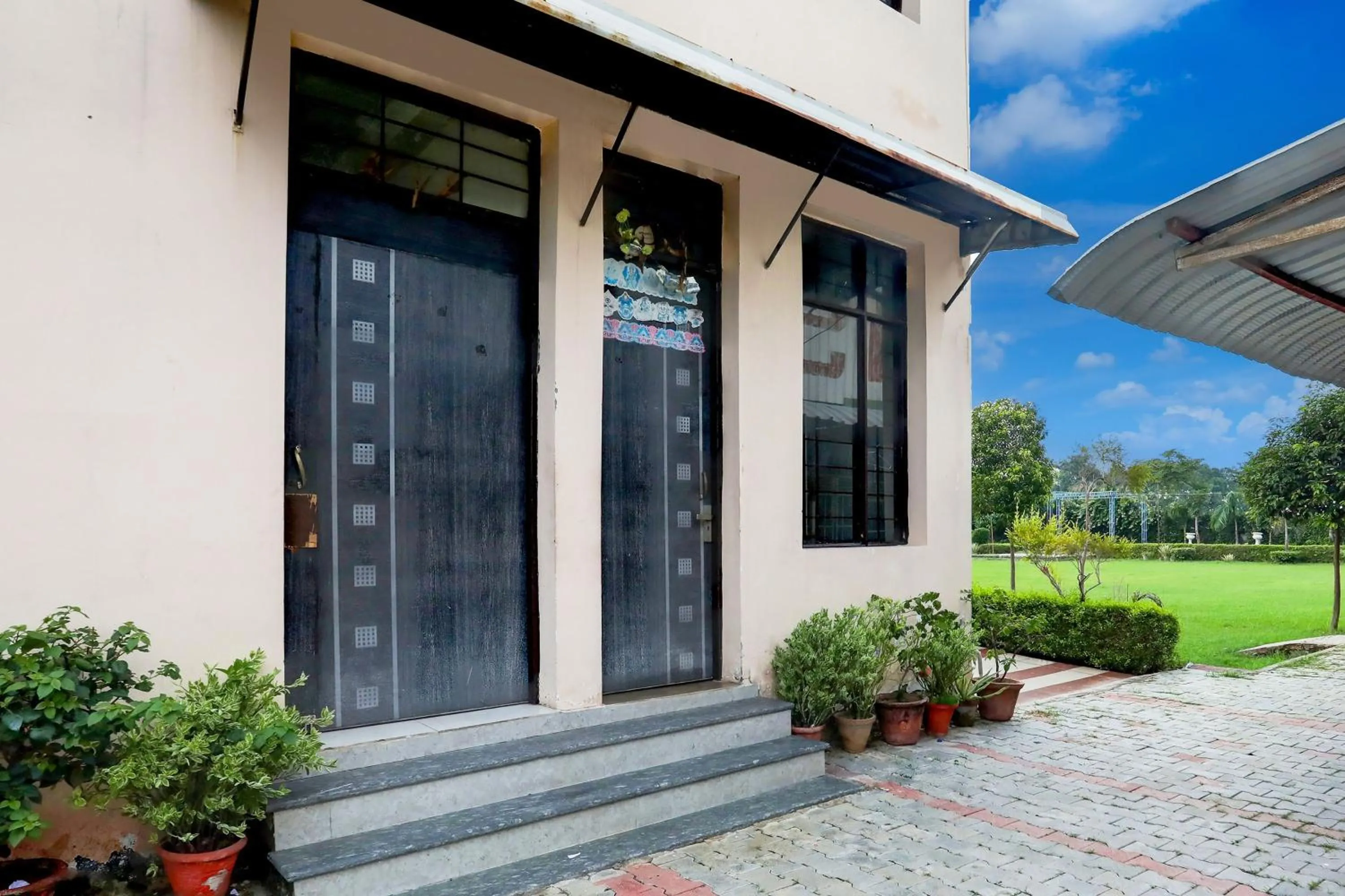 Facade/entrance in SPOT ON Prithvi Garden