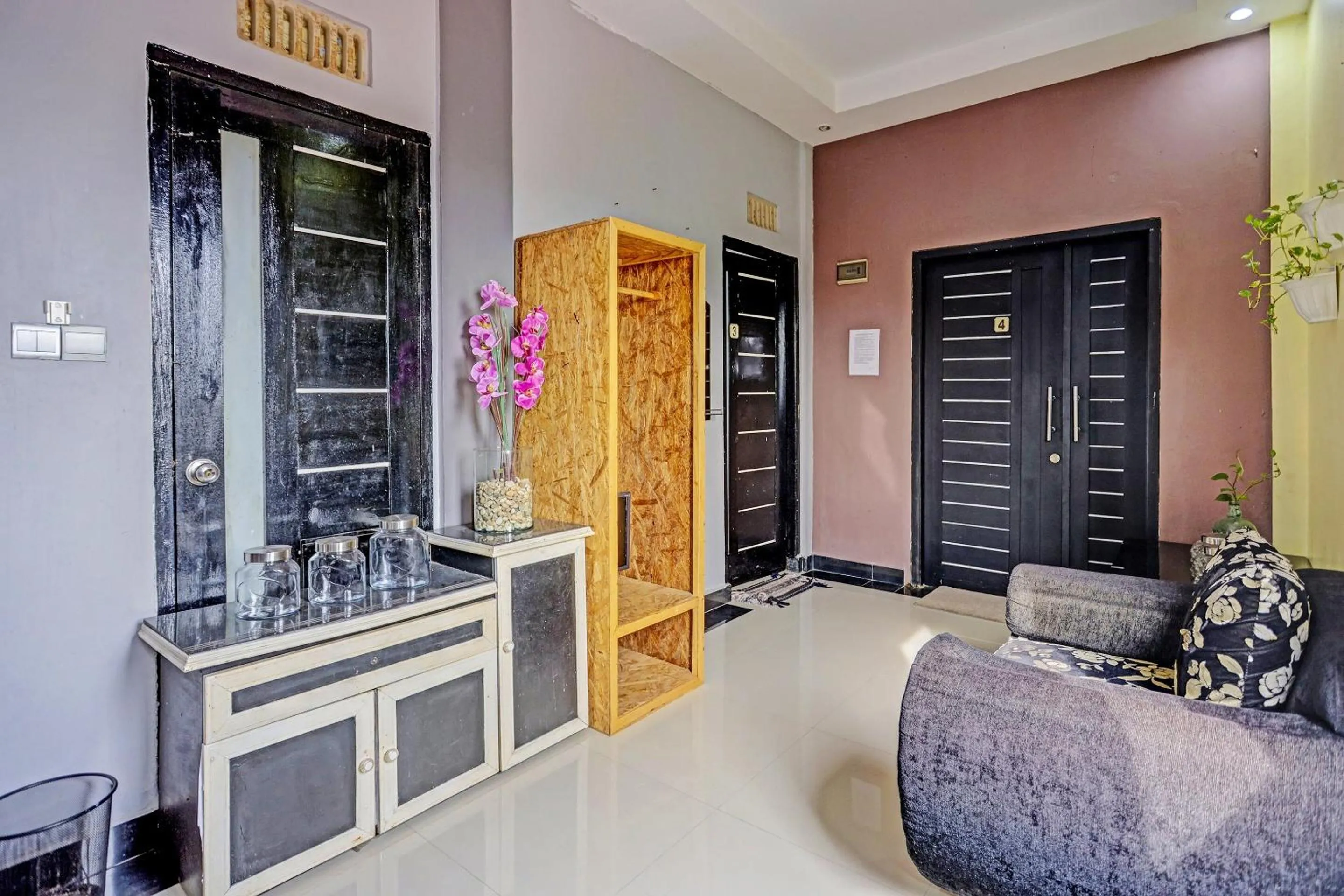 Lobby or reception in Hotel O Lia Stay Syariah