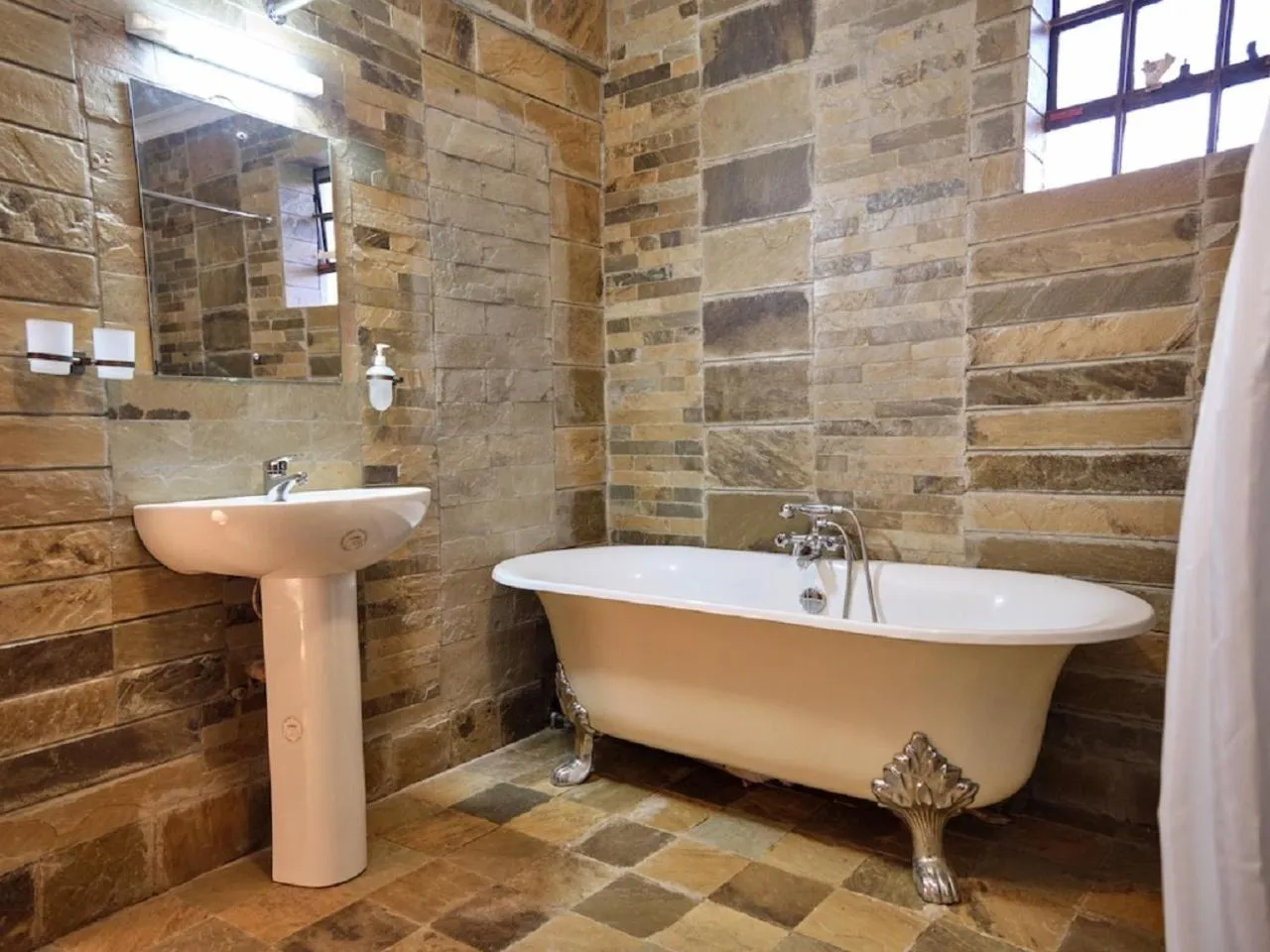 Hot Tub in The Drexel House Kenya