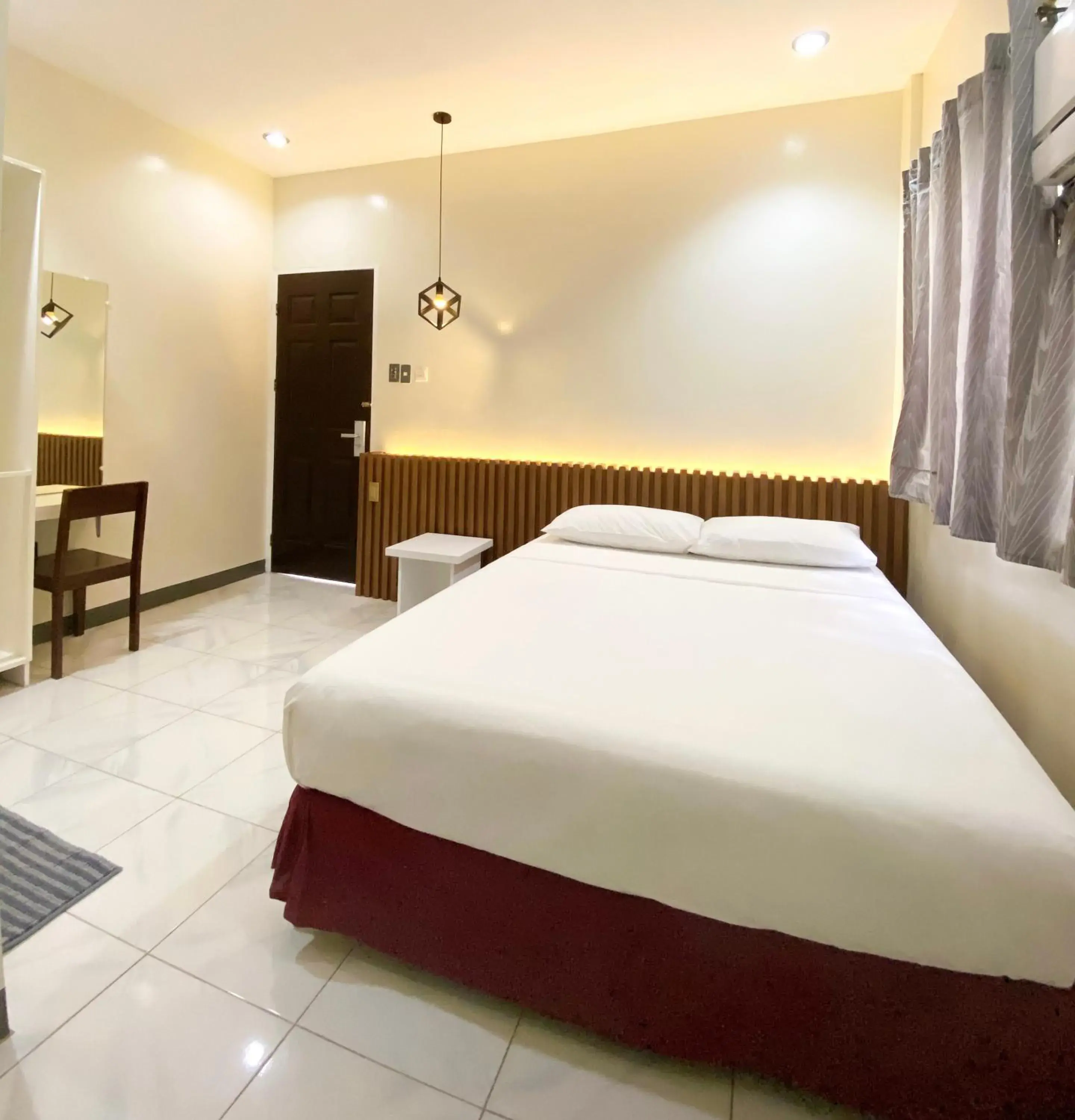 Budget Double Room in Ariano's Inn Budget Double Room in Ariano's Inn