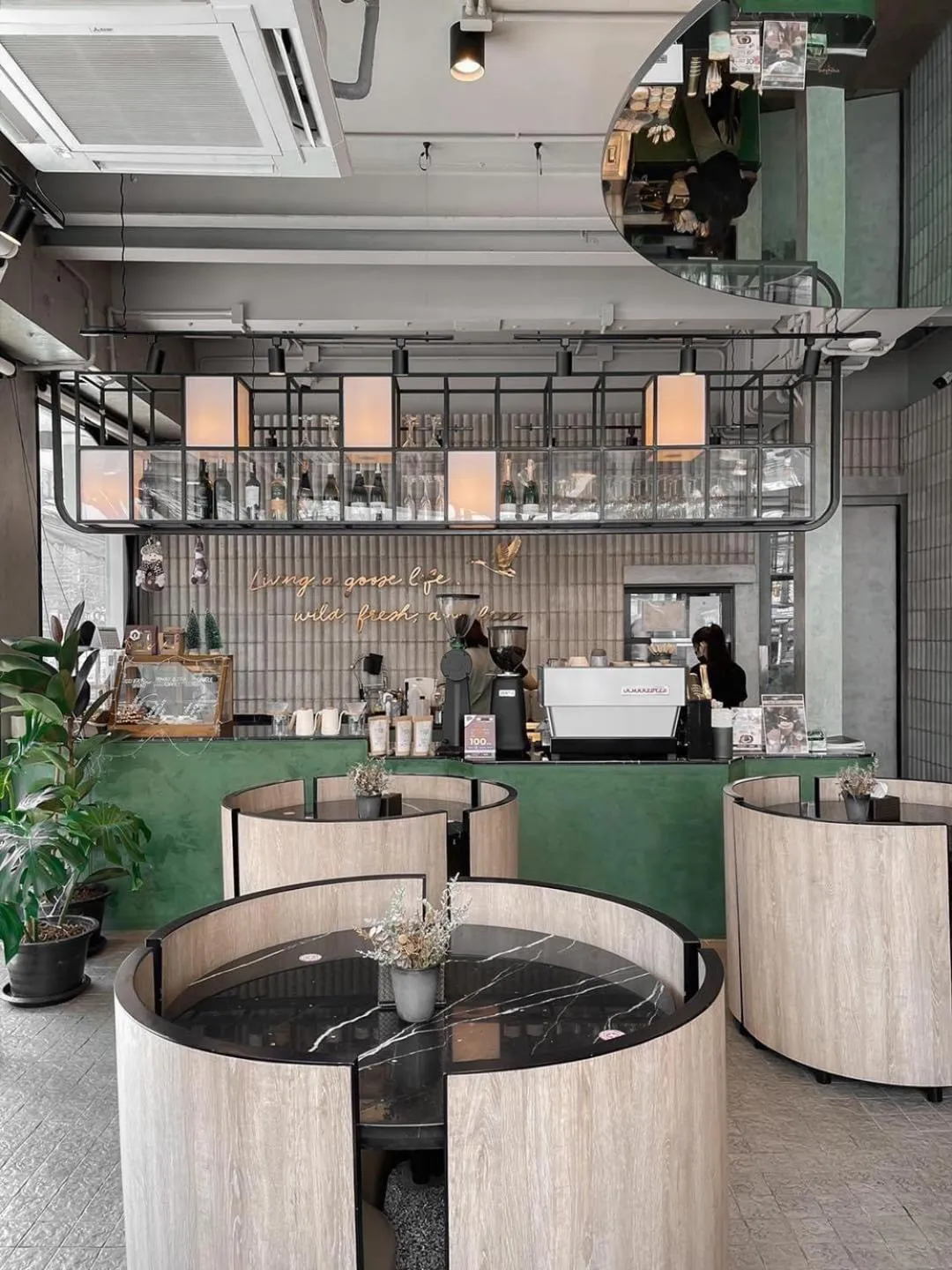 Restaurant/places to eat in Goose Living