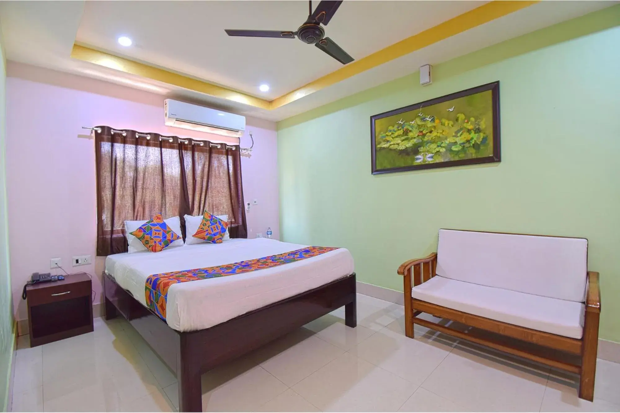 Deluxe Room - single occupancy in FabHotel Knight Airways - Nr Guwahati Airport Deluxe Room - single occupancy in FabHotel Knight Airways - Nr Guwahati Airport