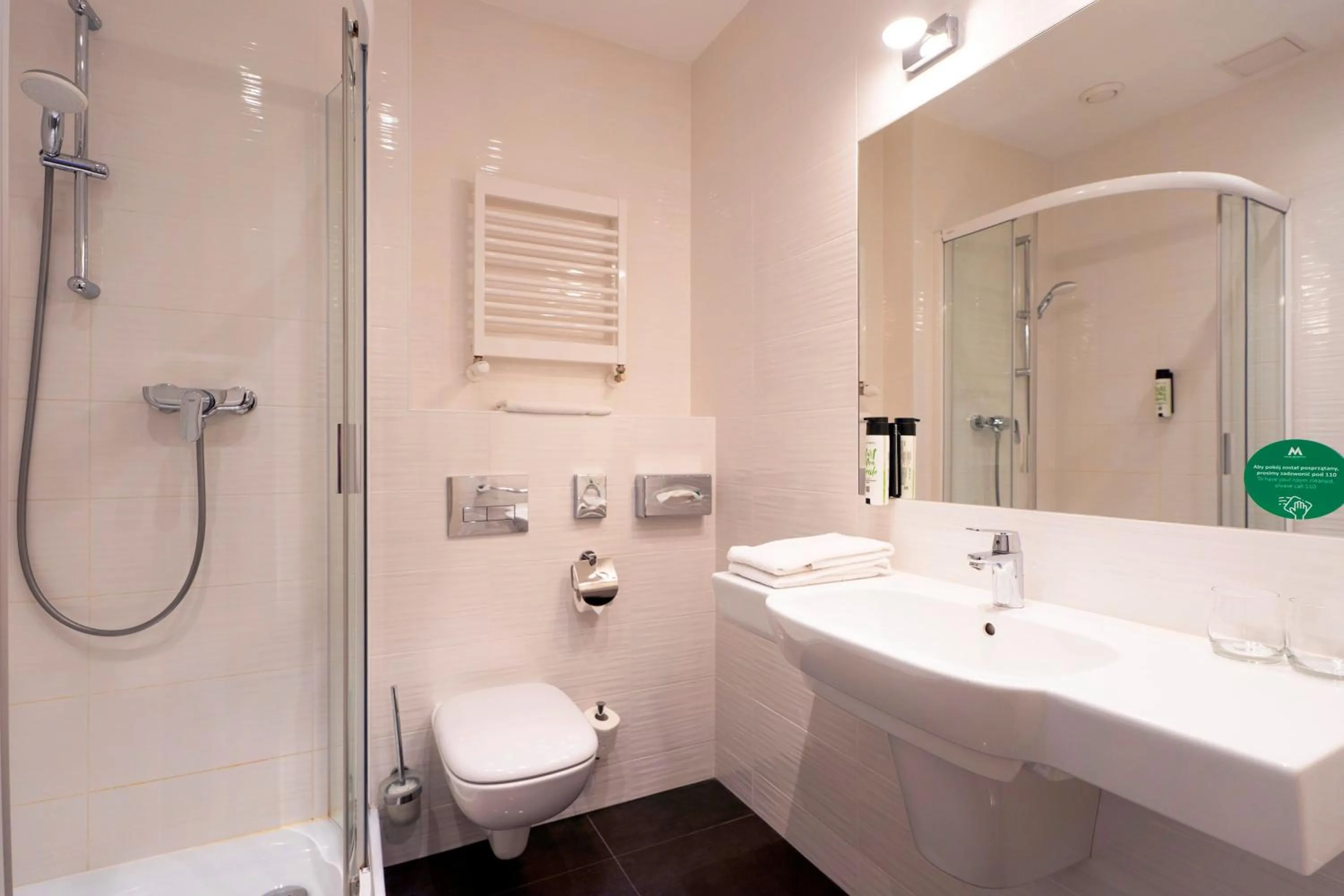 Shower in Hotel Metropol