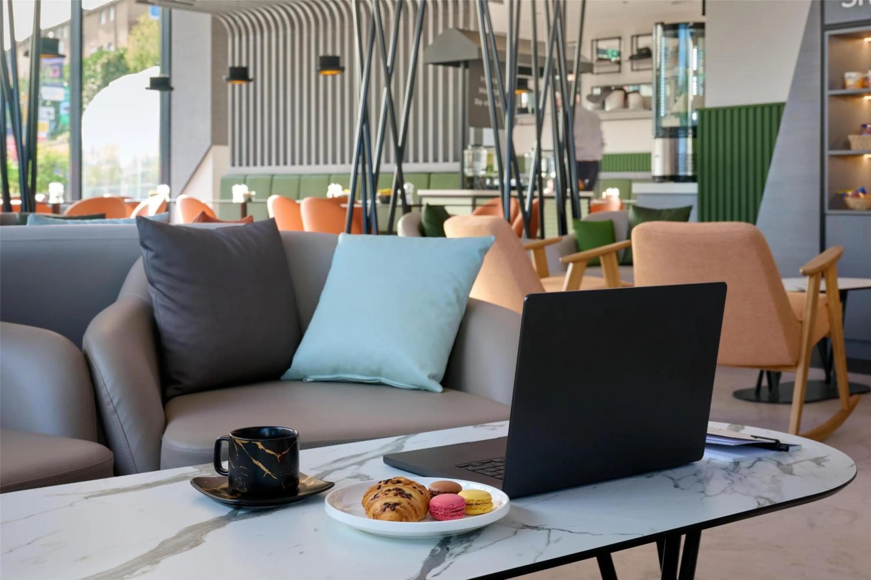 Restaurant/places to eat in Spark by Hilton Luton