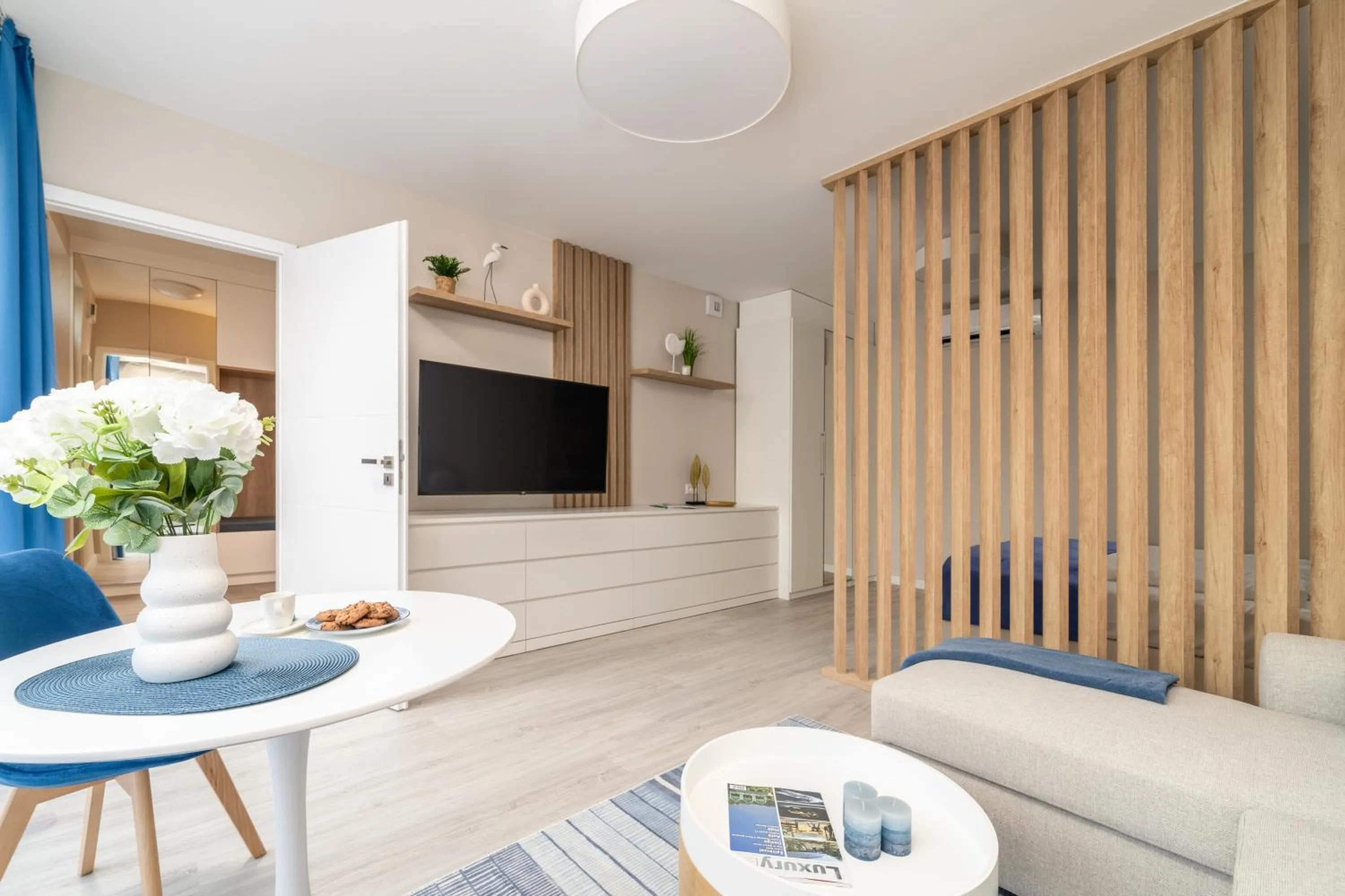 TV and multimedia in Lake Spirit Boutique Apartments