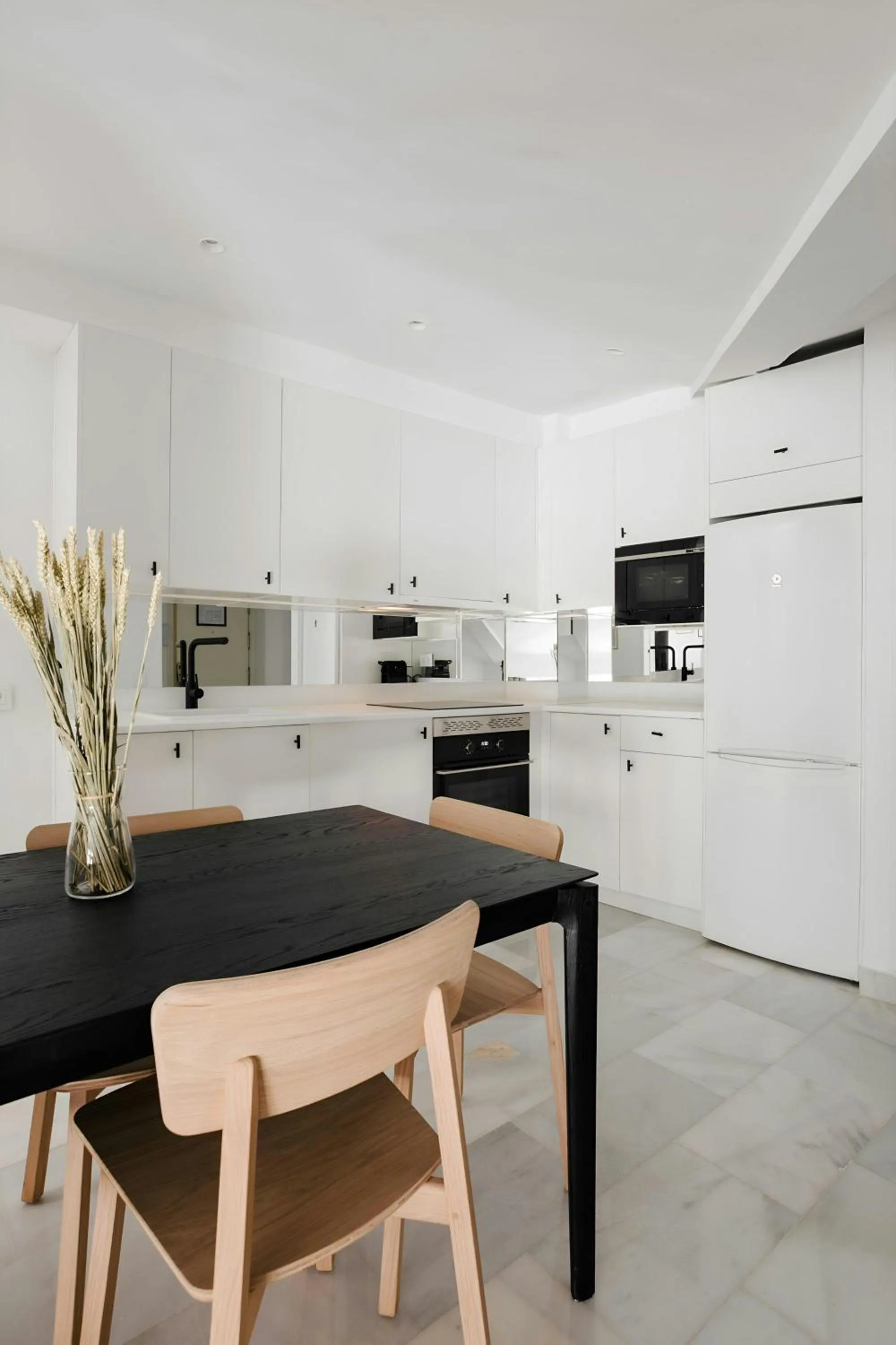 Photo of the whole room in Sonder by Marriott Bonvoy Santa Ana Apartments Las Letras