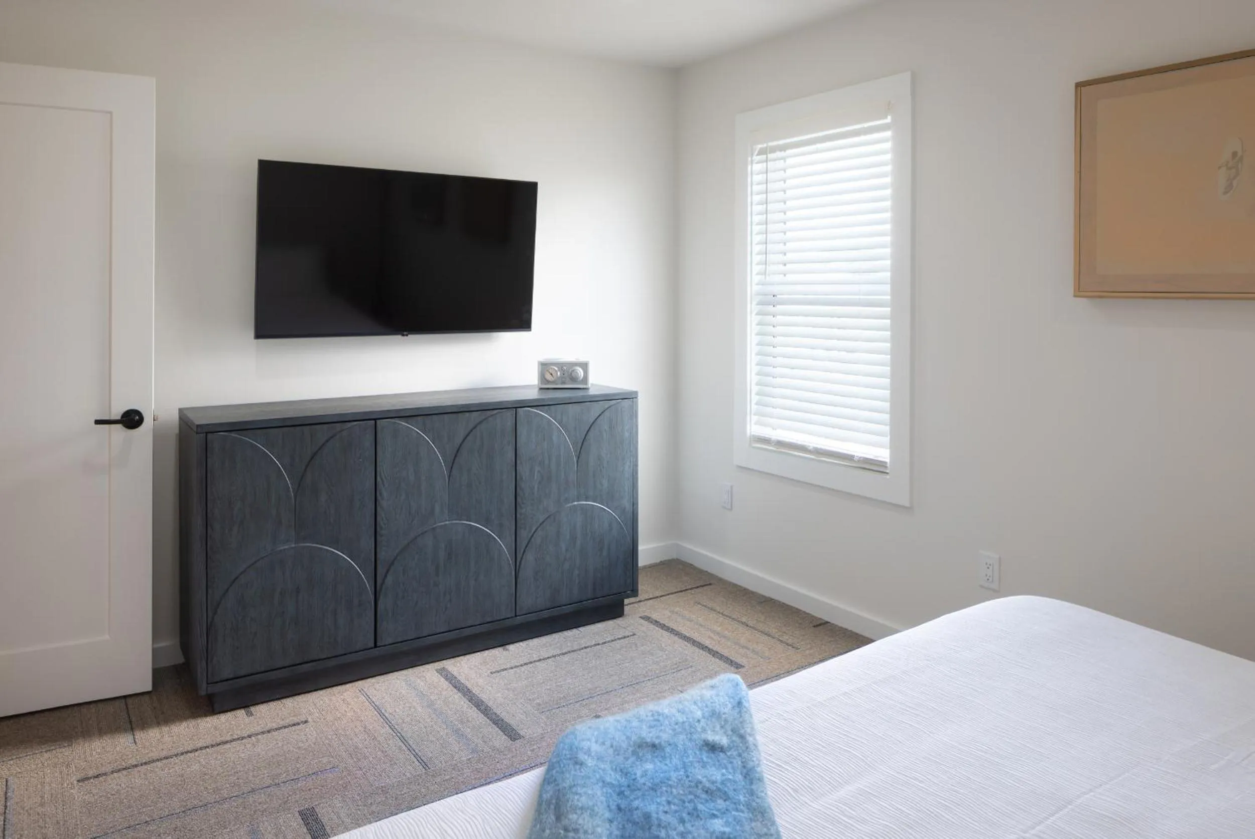 TV and multimedia, Bed in Oceaneer Hotel