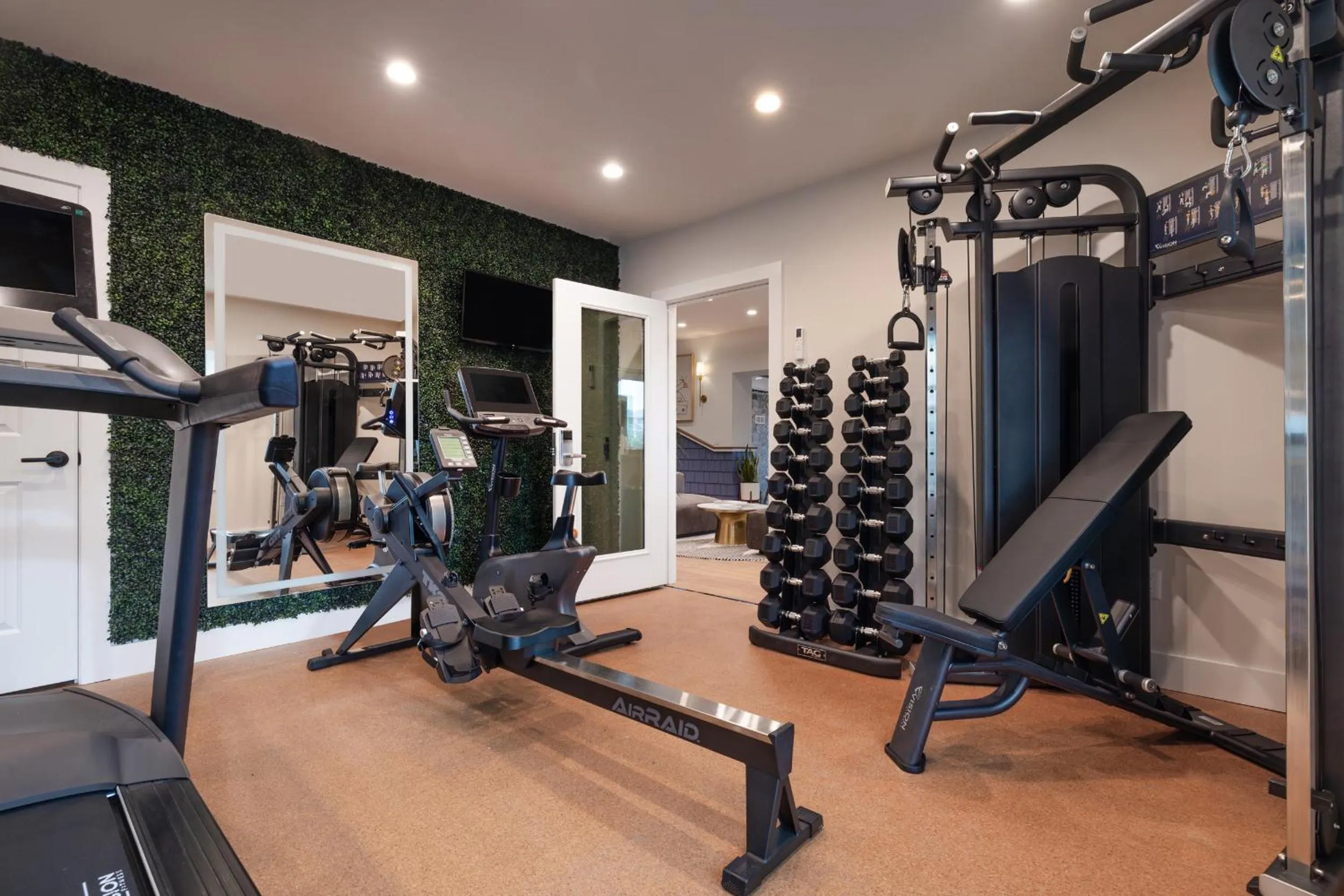 Fitness centre/facilities in Oceaneer Hotel