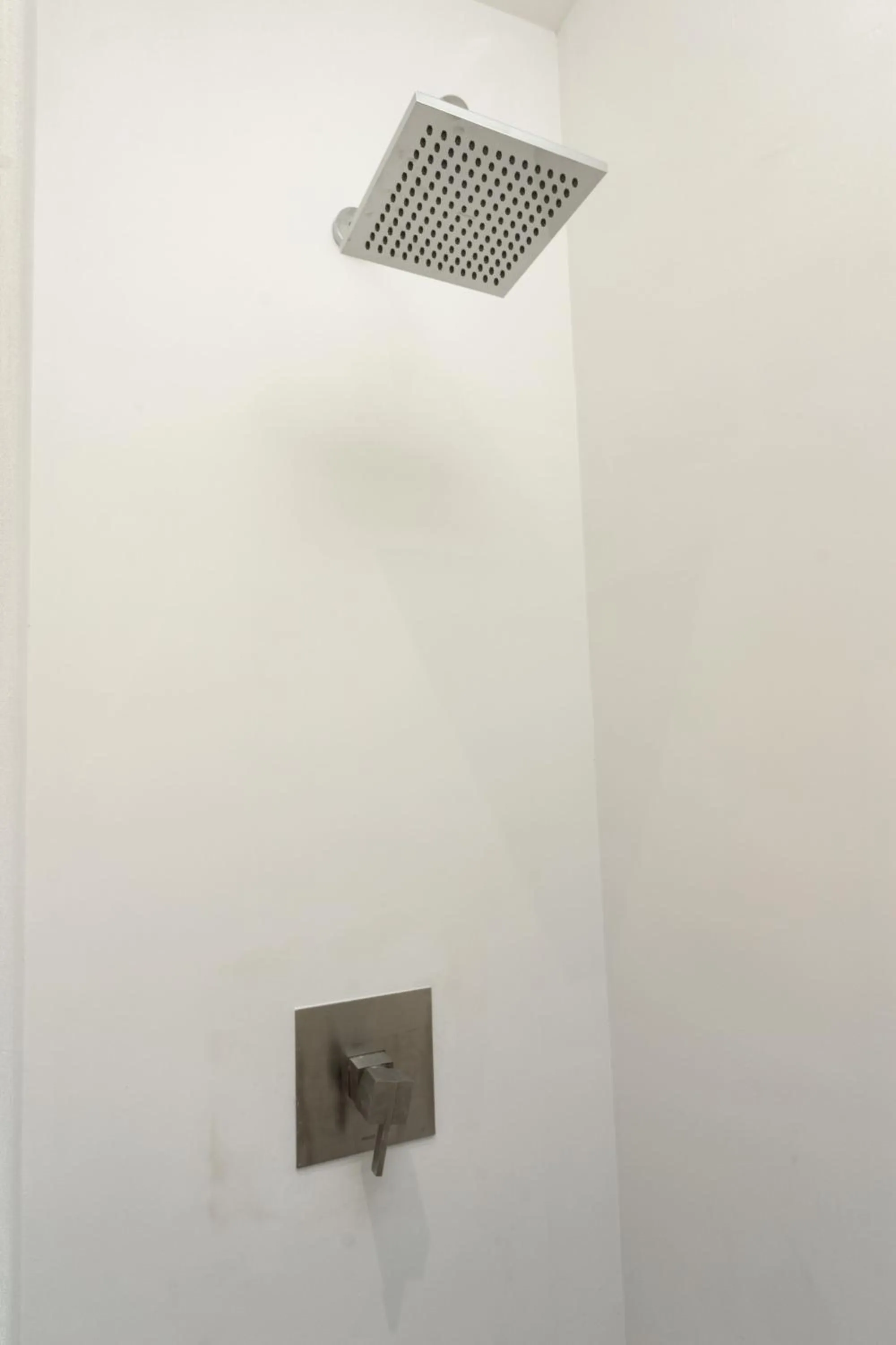 Bathroom in El Doce by HomiRent