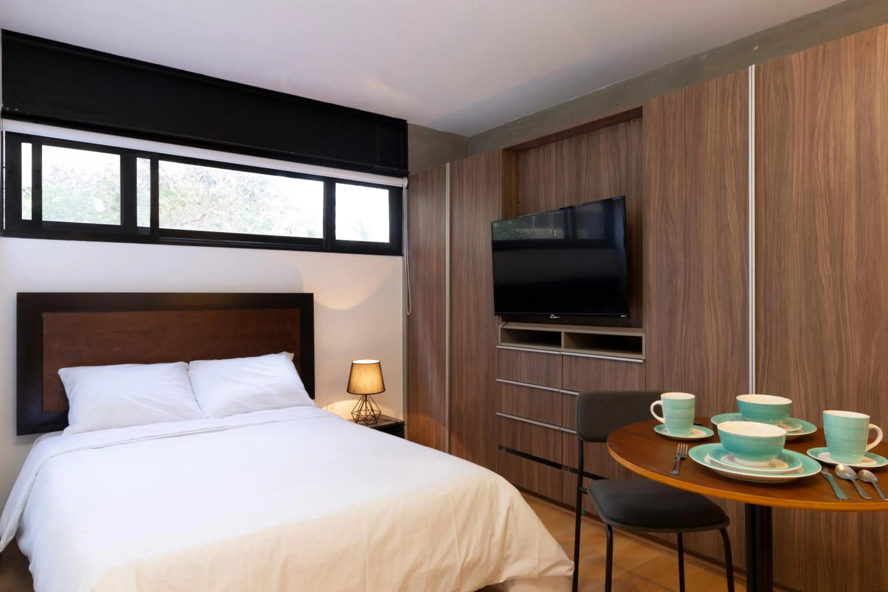 Photo of the whole room, Bed in El Doce by HomiRent