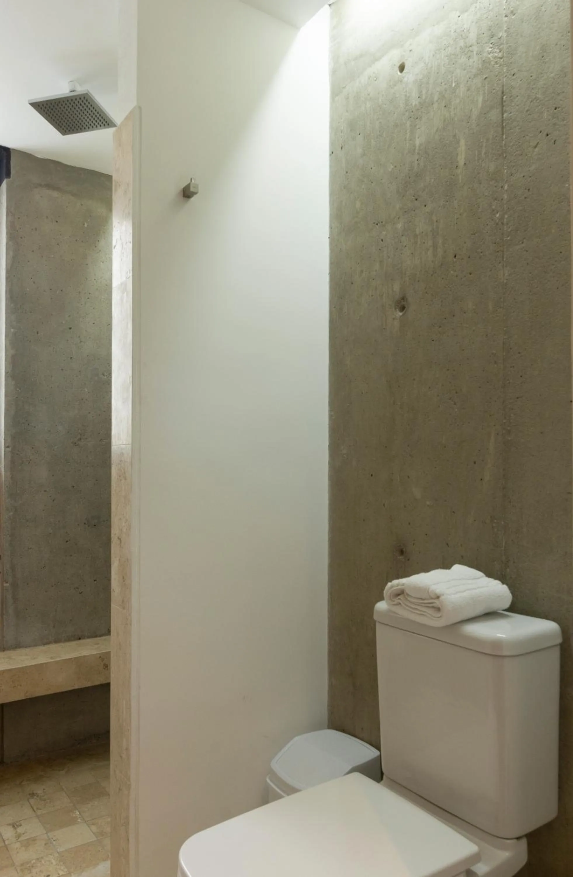 Bathroom in El Doce by HomiRent