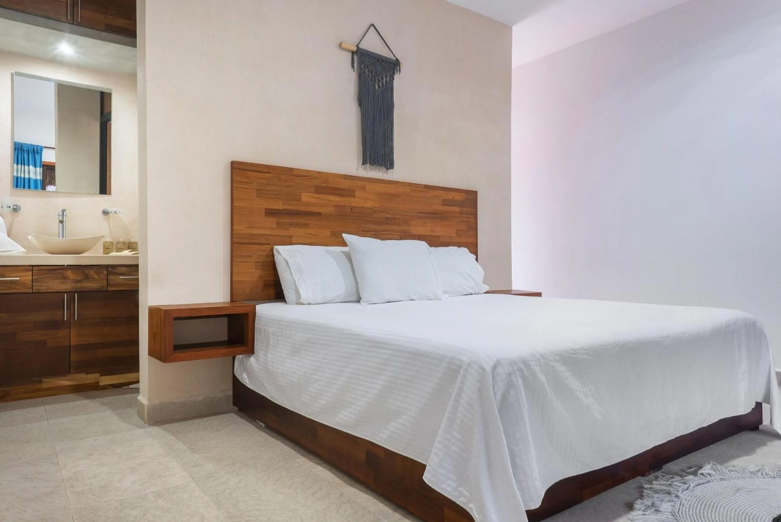 Bed in Lagoon Boutique Hotel - Luxury Chaman experience