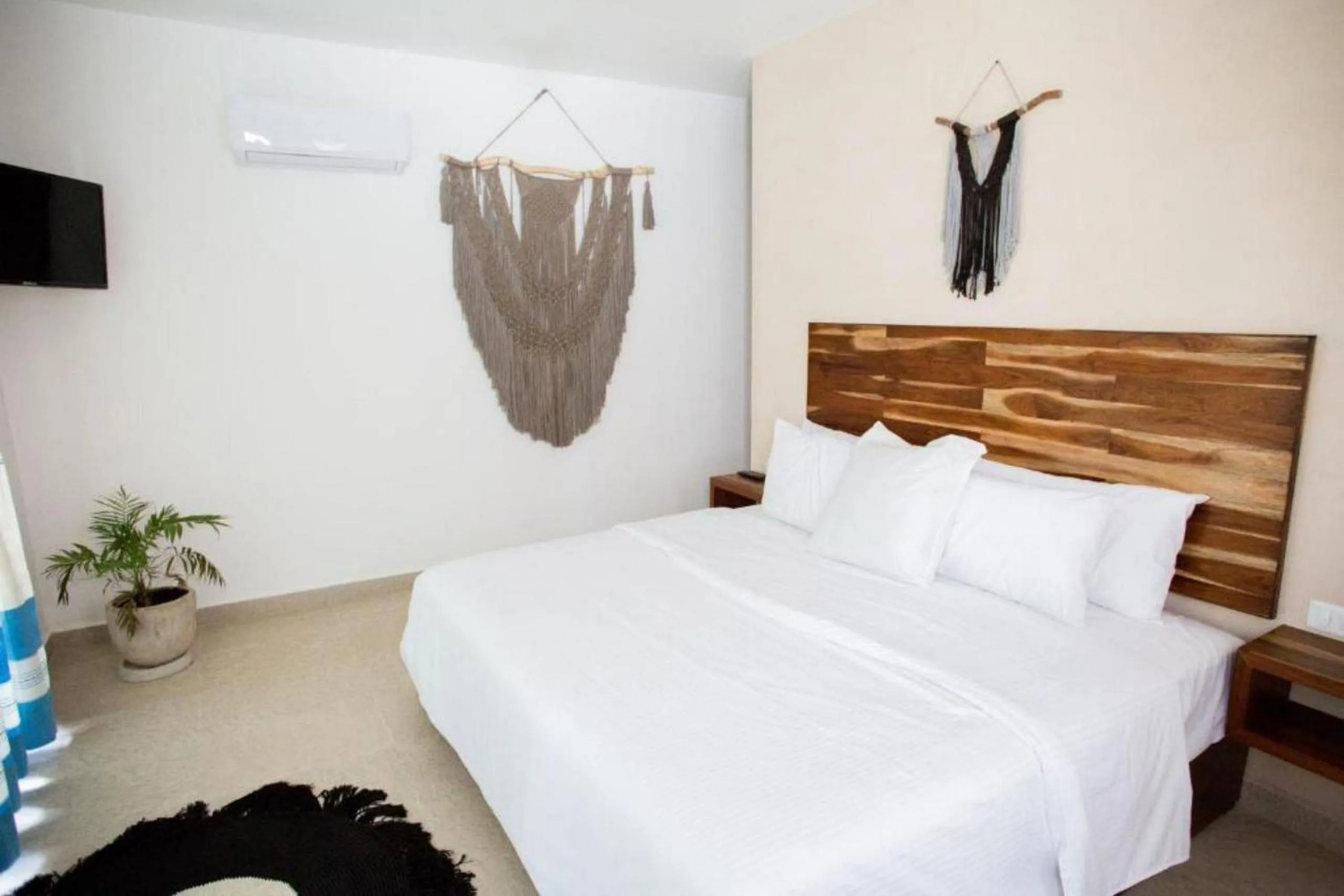 Bed in Lagoon Boutique Hotel - Luxury Chaman experience