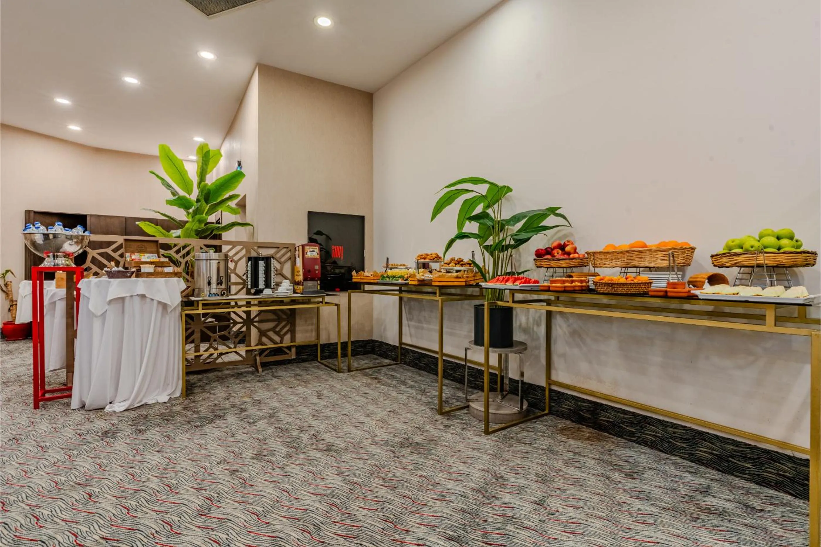 Coffee/tea facilities in Ramada Plaza By Wyndham Izmir