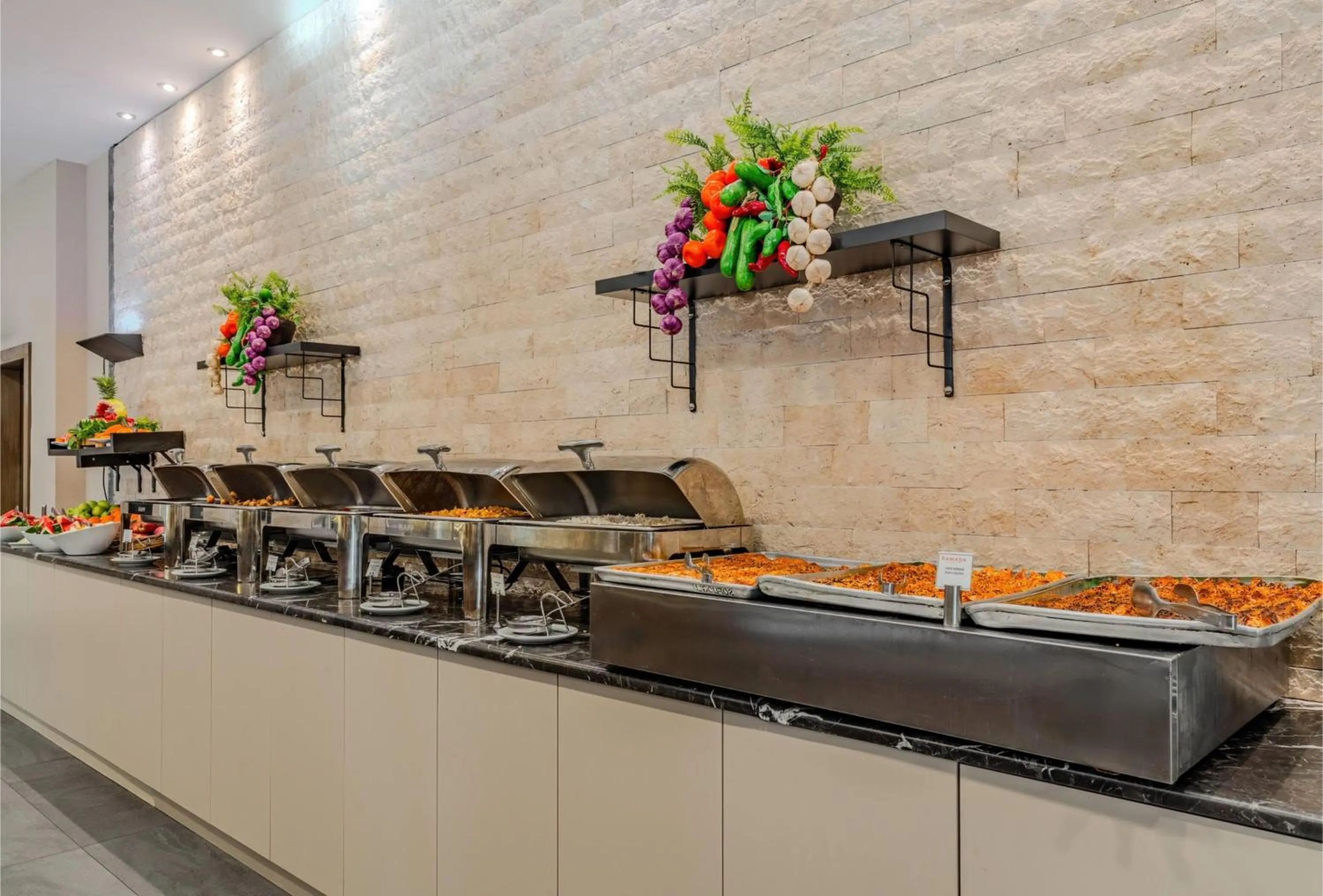 Restaurant/places to eat in Ramada Plaza By Wyndham Izmir