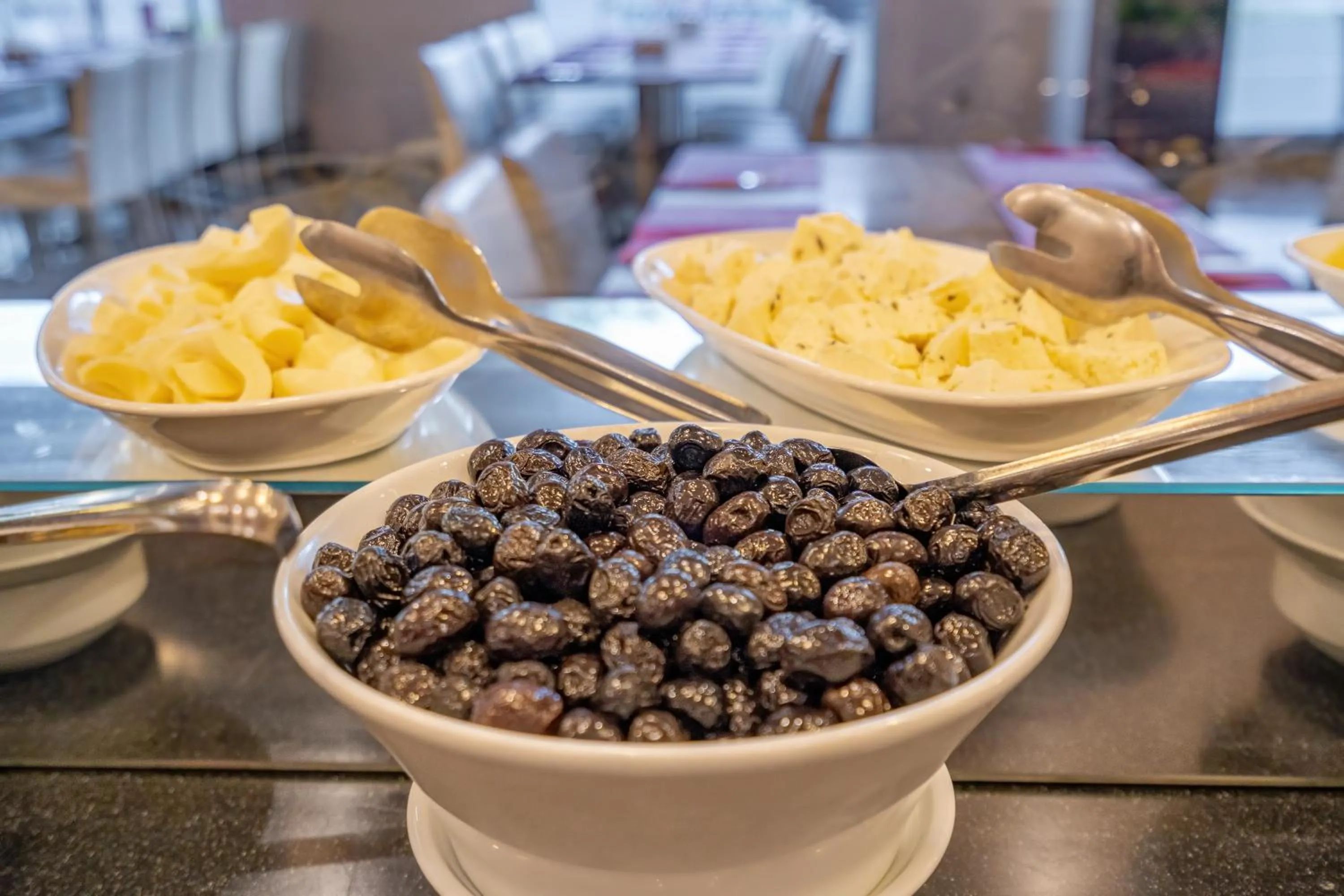 Food and drinks in Ramada Plaza By Wyndham Izmir