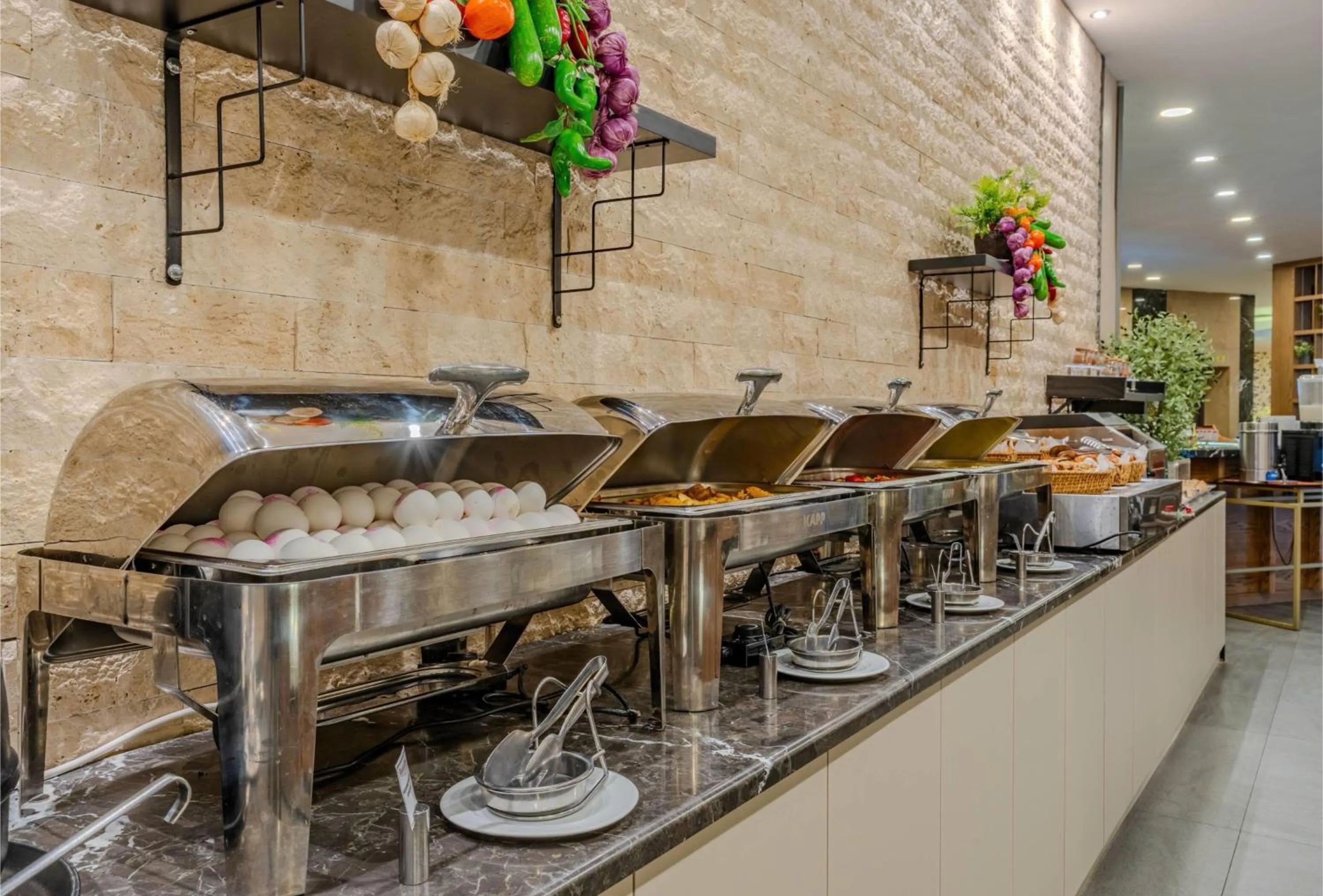 Restaurant/places to eat in Ramada Plaza By Wyndham Izmir